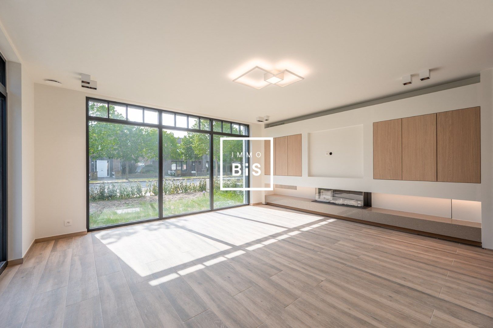 Prachtig afgewerkte hoekwoning, zeer rustig gelegen nabij het centrum foto 2