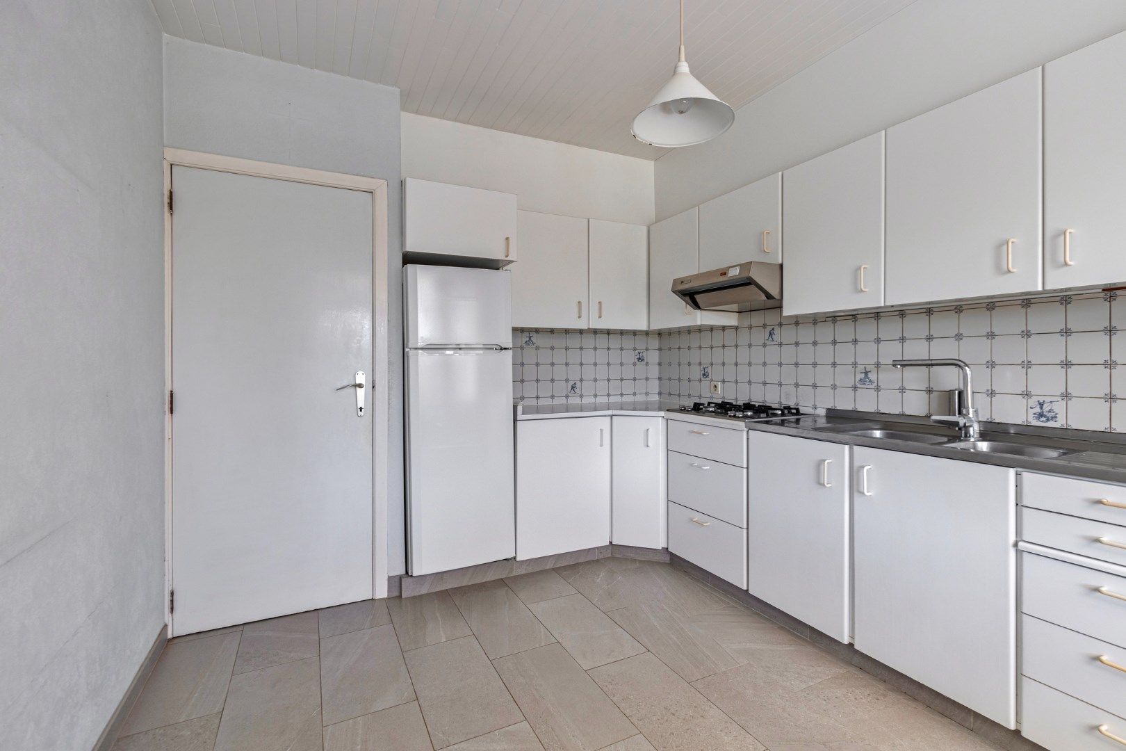 Te renoveren woning met garage en ruime tuin nabij het centrum van Dessel ! foto 8