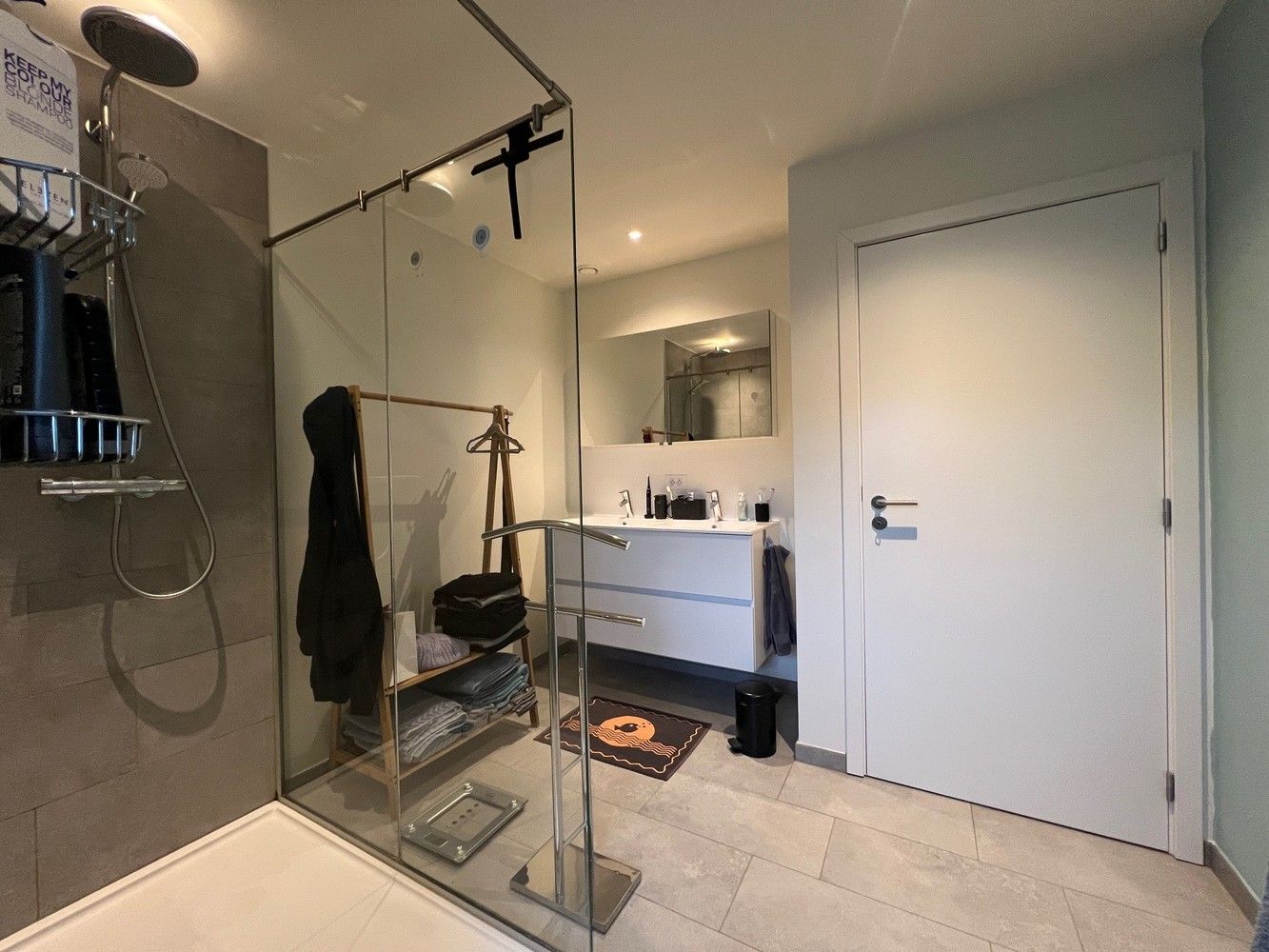 Recente nieuwbouwwoning met 3 slaapkamers en garage. foto 8