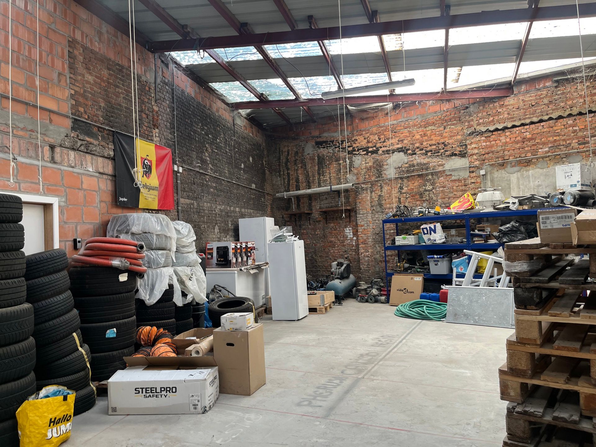Afscheidbaar magazijn van 235m² op top ligging! foto 15