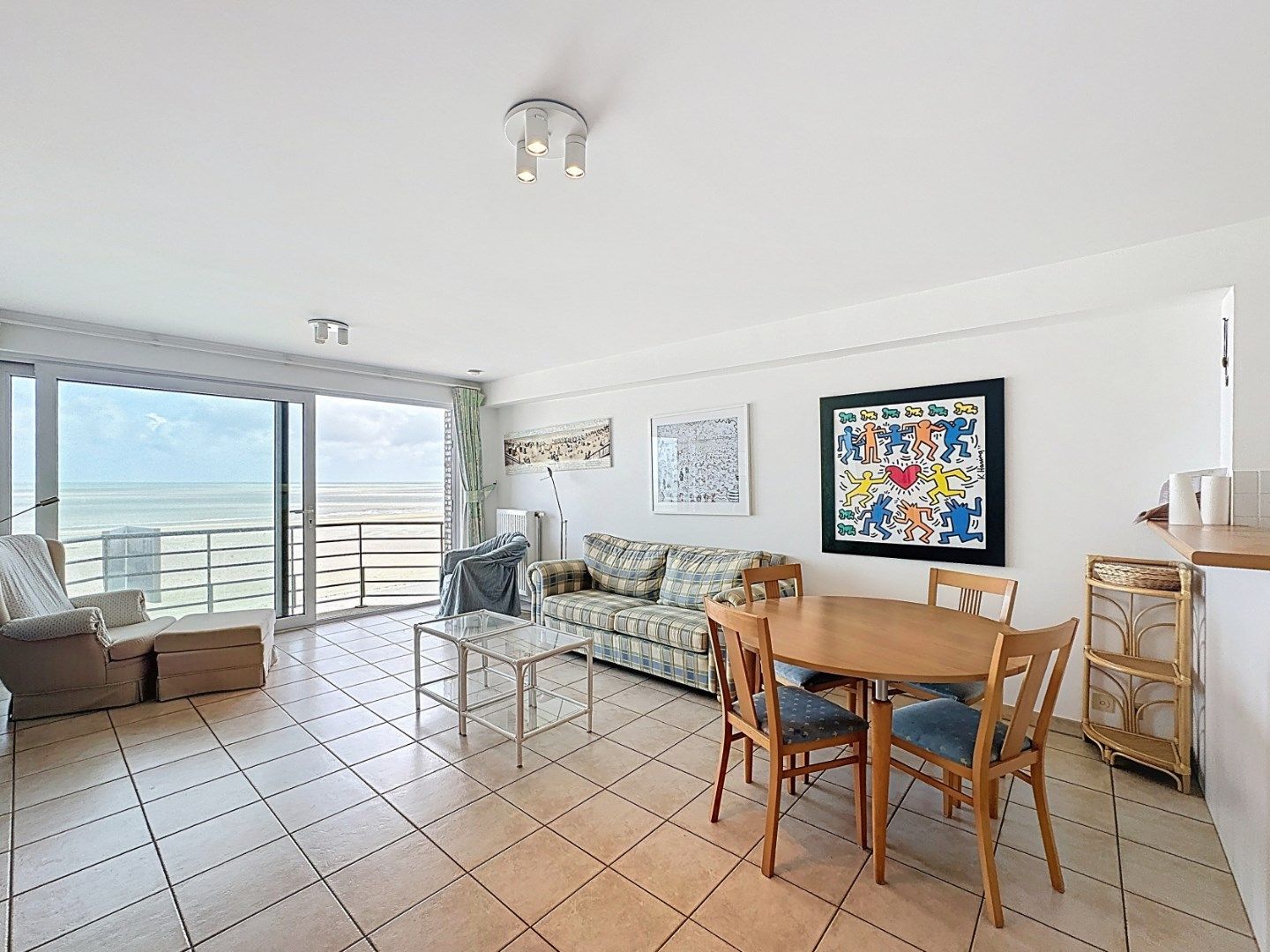 Centraal gelegen appartement met FRONTAAL ZEEZICHT foto 3