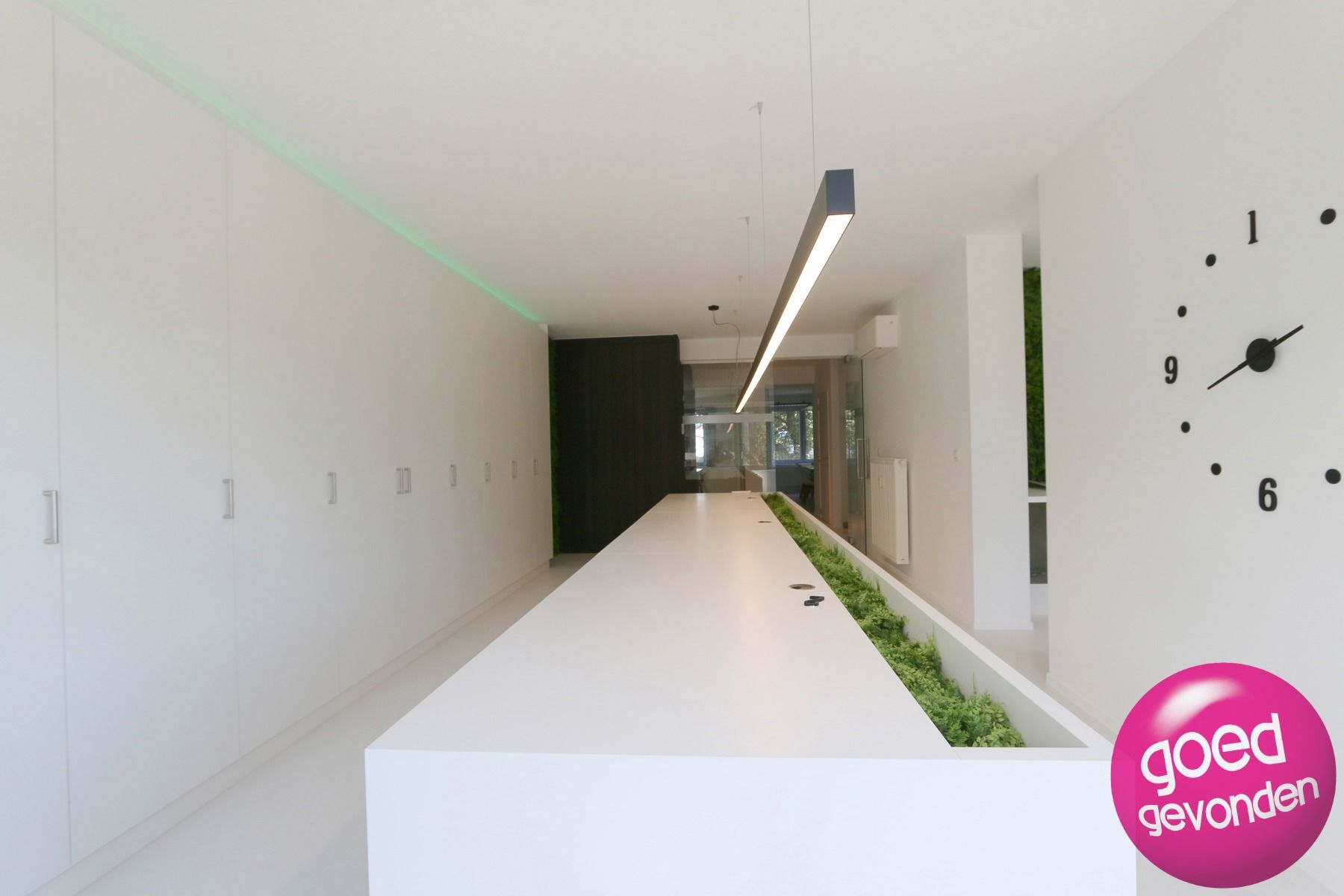PLUG-IN modern kantoor + veel passage foto 10