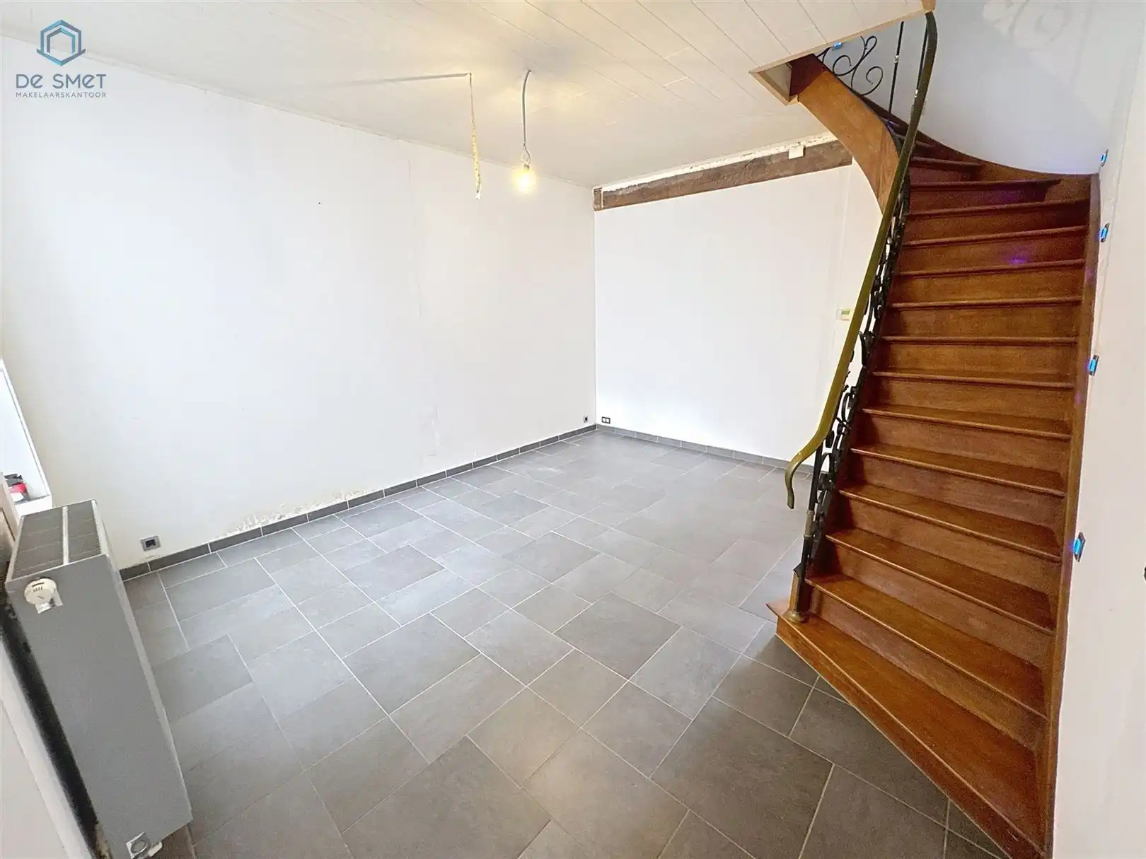 Instapklare, volledig gerenoveerde woning met 4 slaapkamers, terras en tuinberging in hartje Geraardsbergen! foto 2