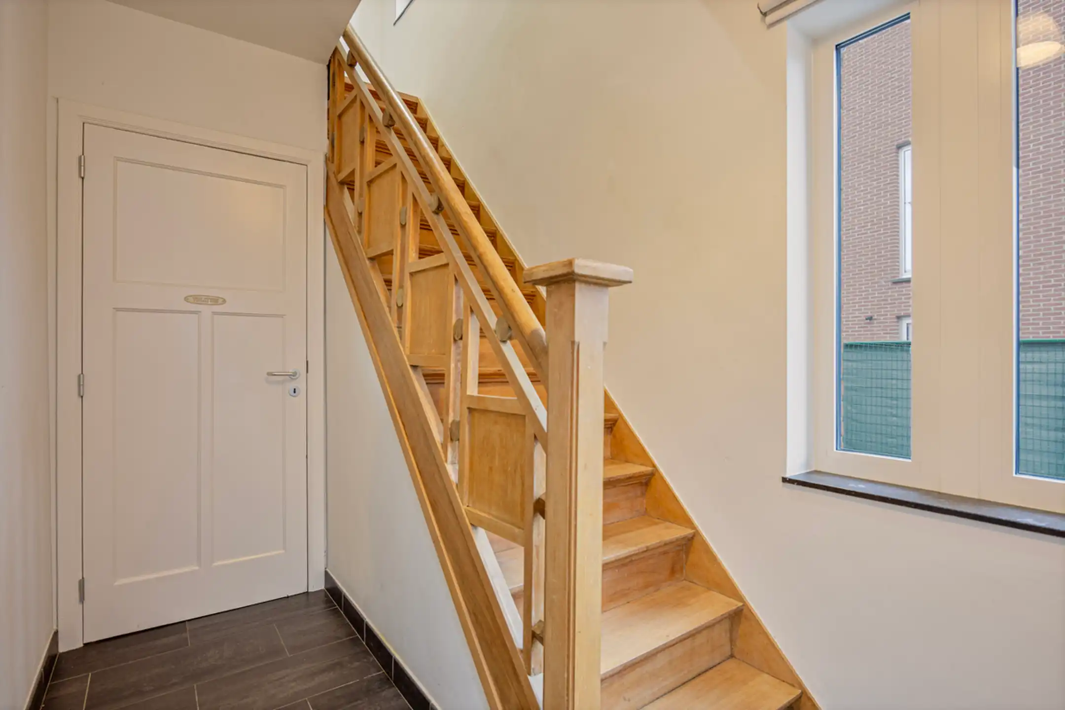 Charmante bemeubelde woning op toplocatie in Lanaken foto 12