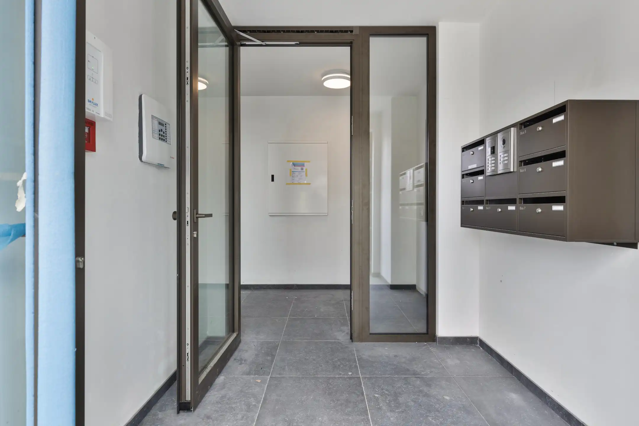 Knap luxeappartement met 2 slaapkamers en ruim terras foto 6