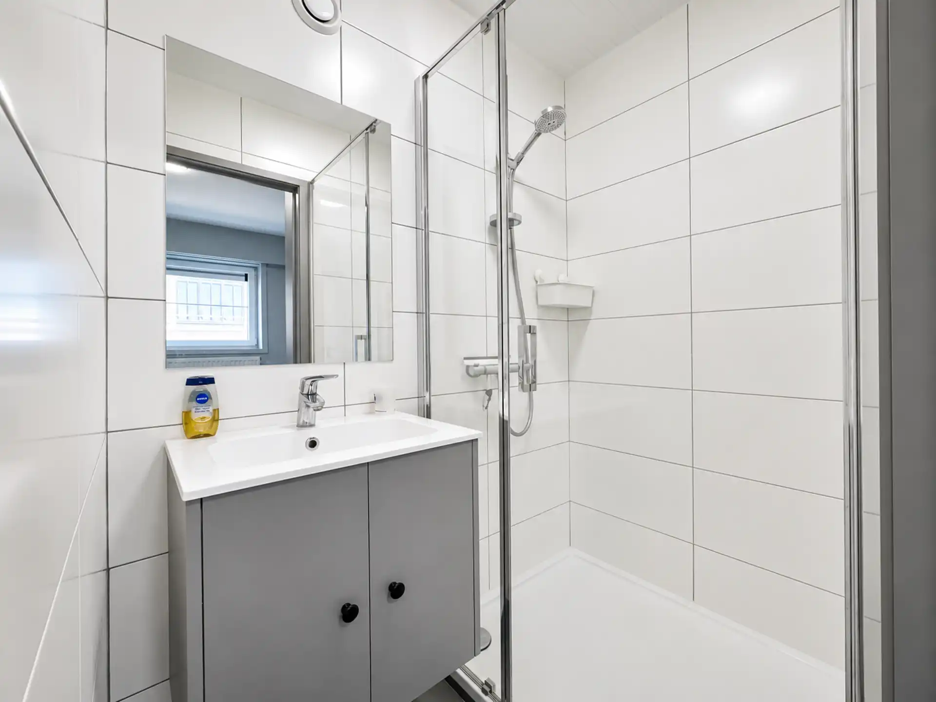 "Instapklaar appartement + garagebox vlak bij zee" foto 9