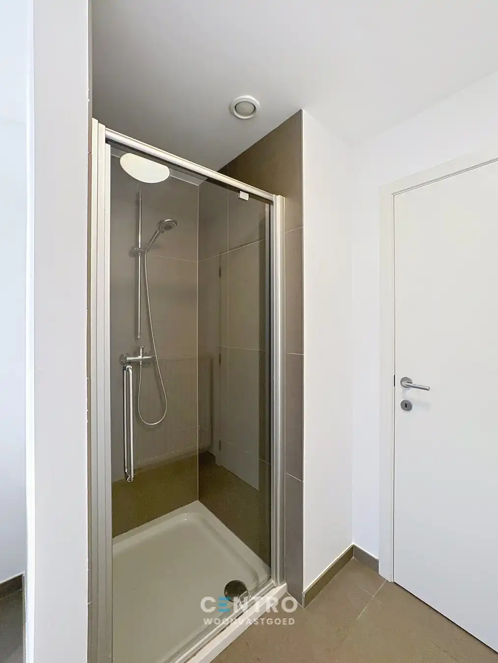 Recente ENERGIEZUINIGE woning met 3 RUIME slpk, bureel én garage! foto 9