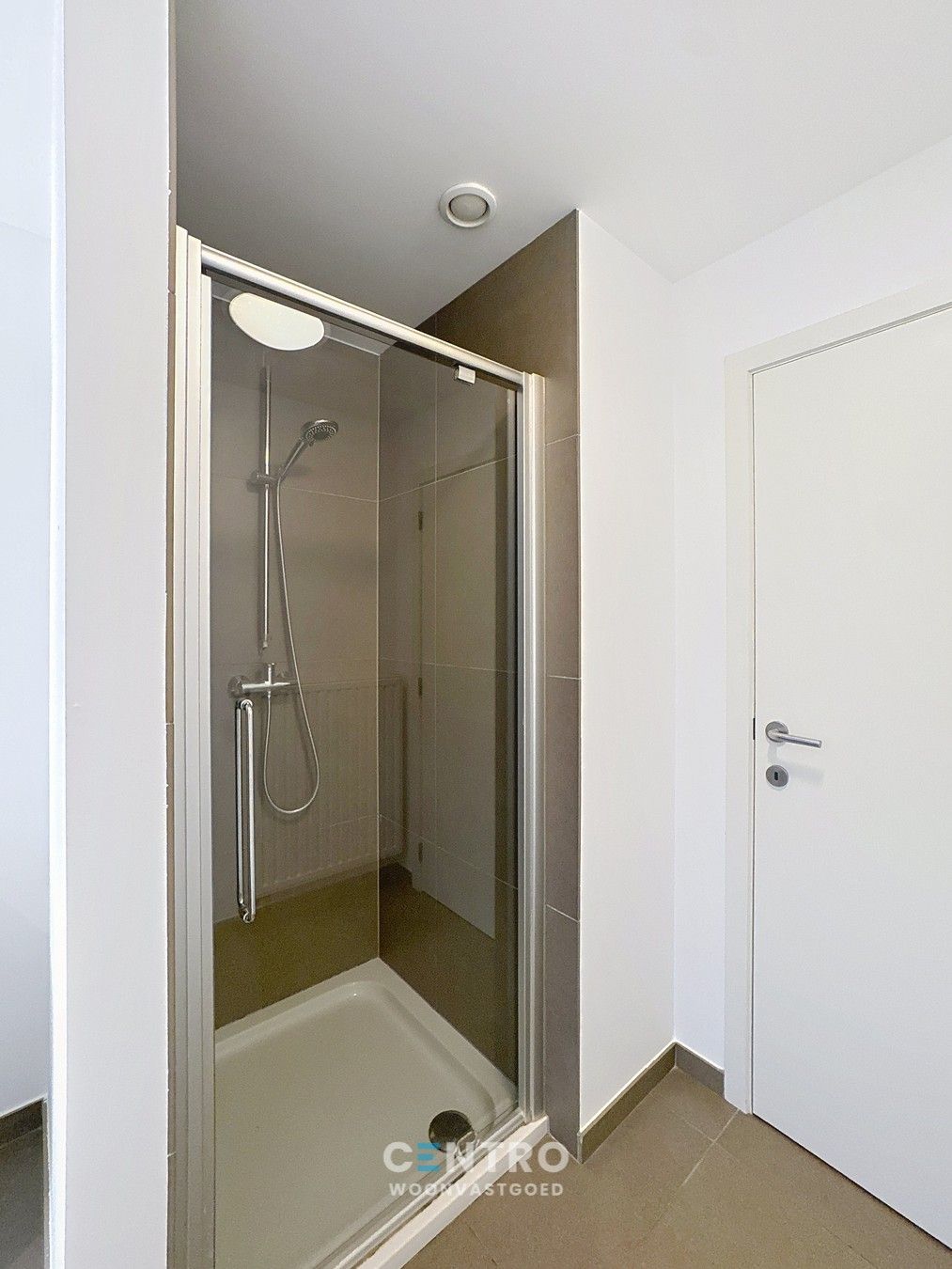 Recente ENERGIEZUINIGE woning met 3 RUIME slpk, bureel én garage! foto 9