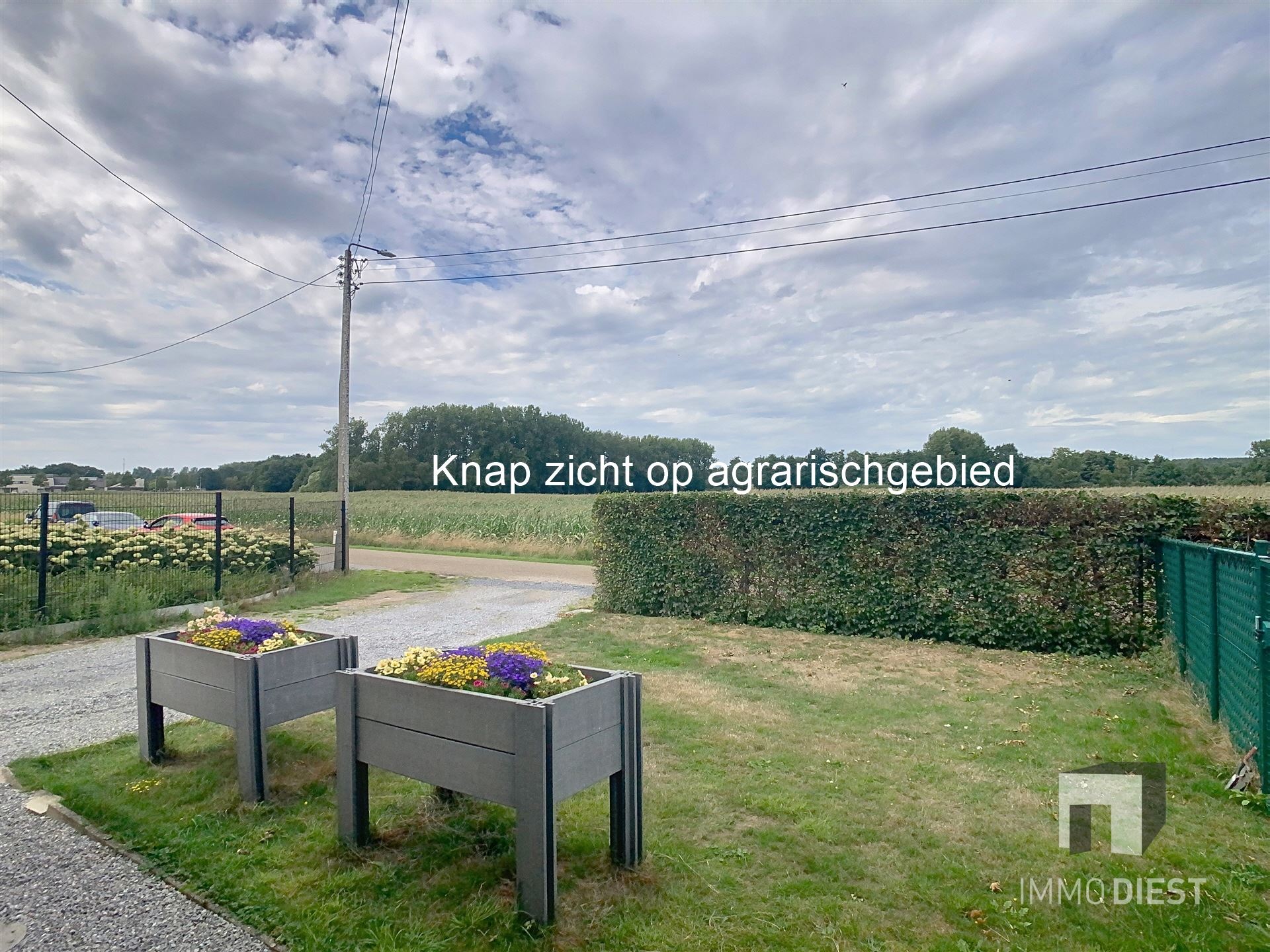 Gerenoveerde woning met knappe ligging en 4 slaapkamers foto 3