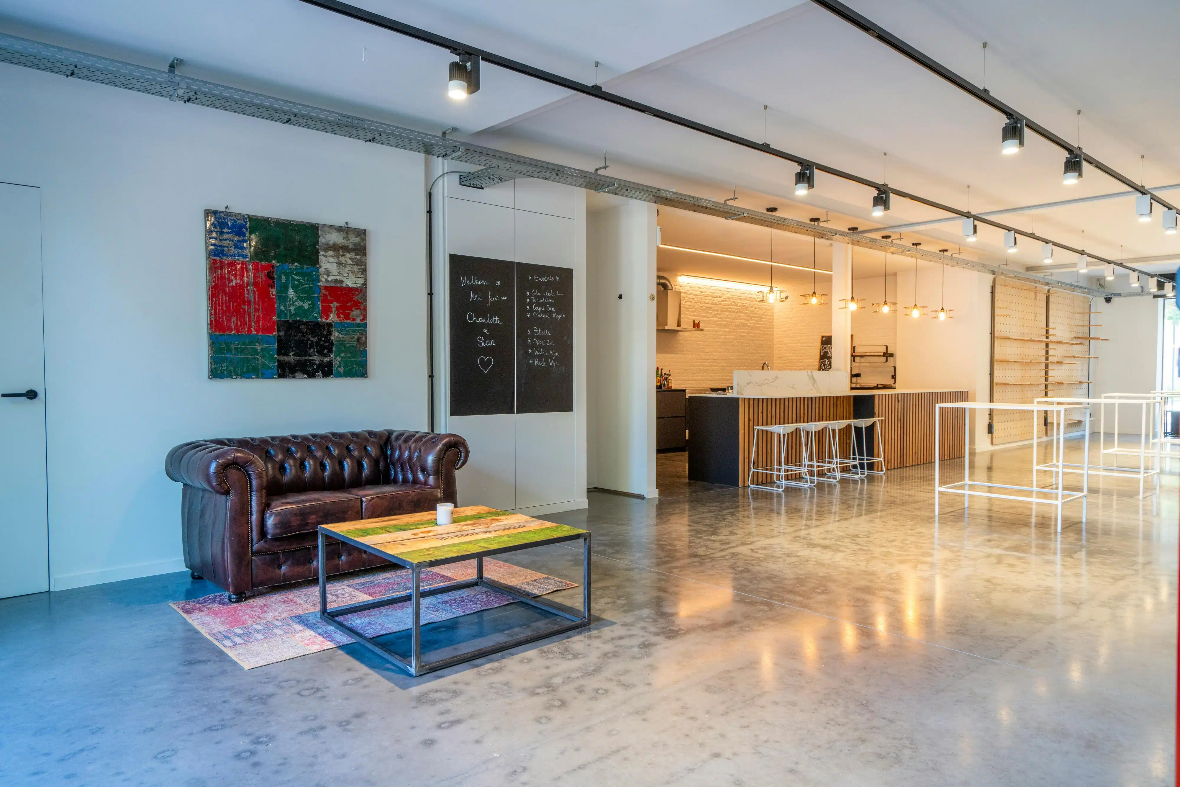 Prachtig gerenoveerd handelspand foto 2