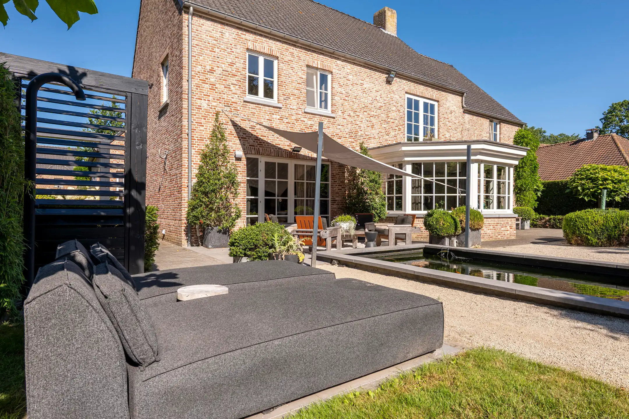 Luxe  villa met een oppervlakte van 475m²  op 1.383m² grond. foto 32