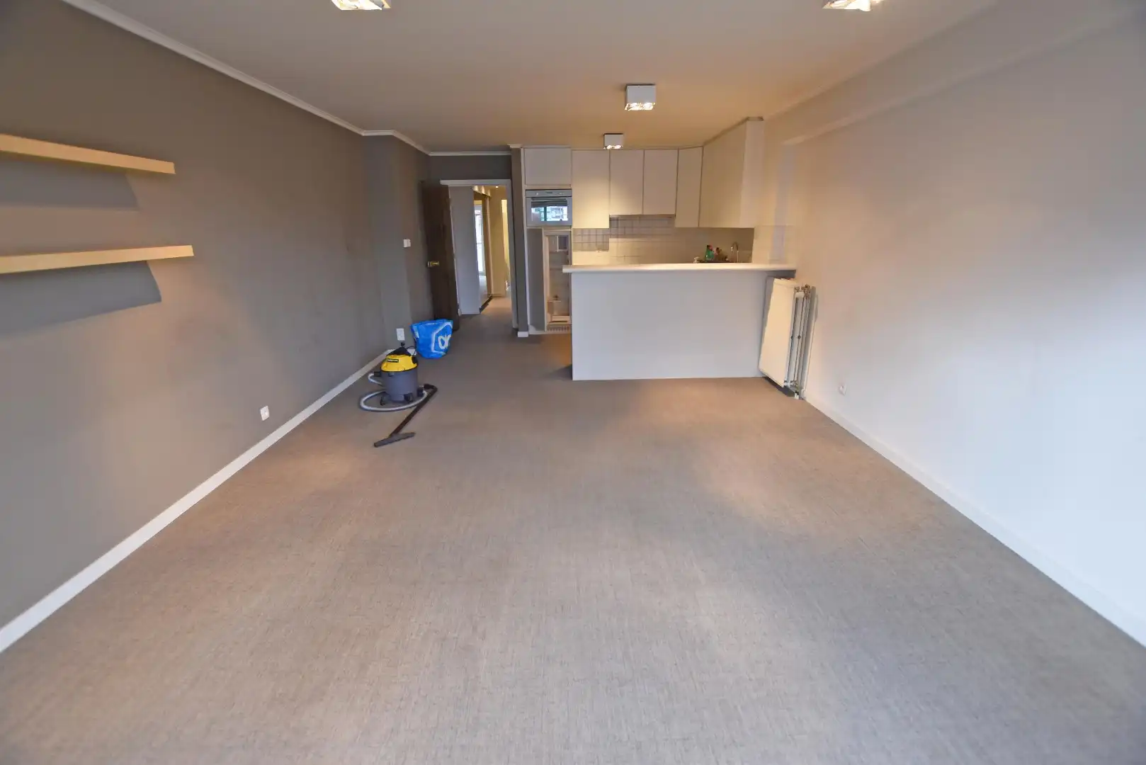 Ongemeubeld appartement met 2 slaapkamers op de Lippenslaan foto 4