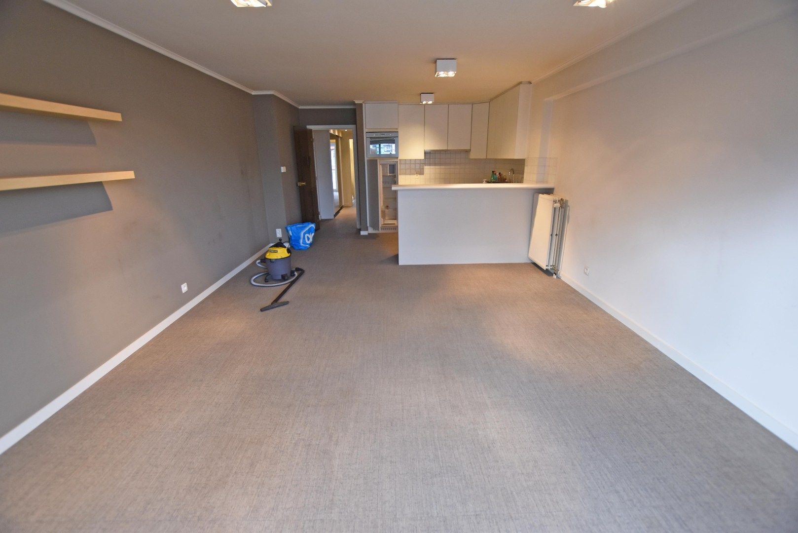 Ongemeubeld appartement met 2 slaapkamers op de Lippenslaan foto 4