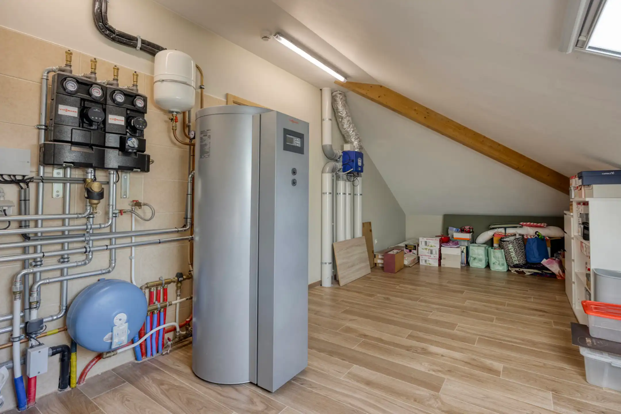 Vrijstaande, ruime villa (314m2) op een perceel van 30 are foto 21