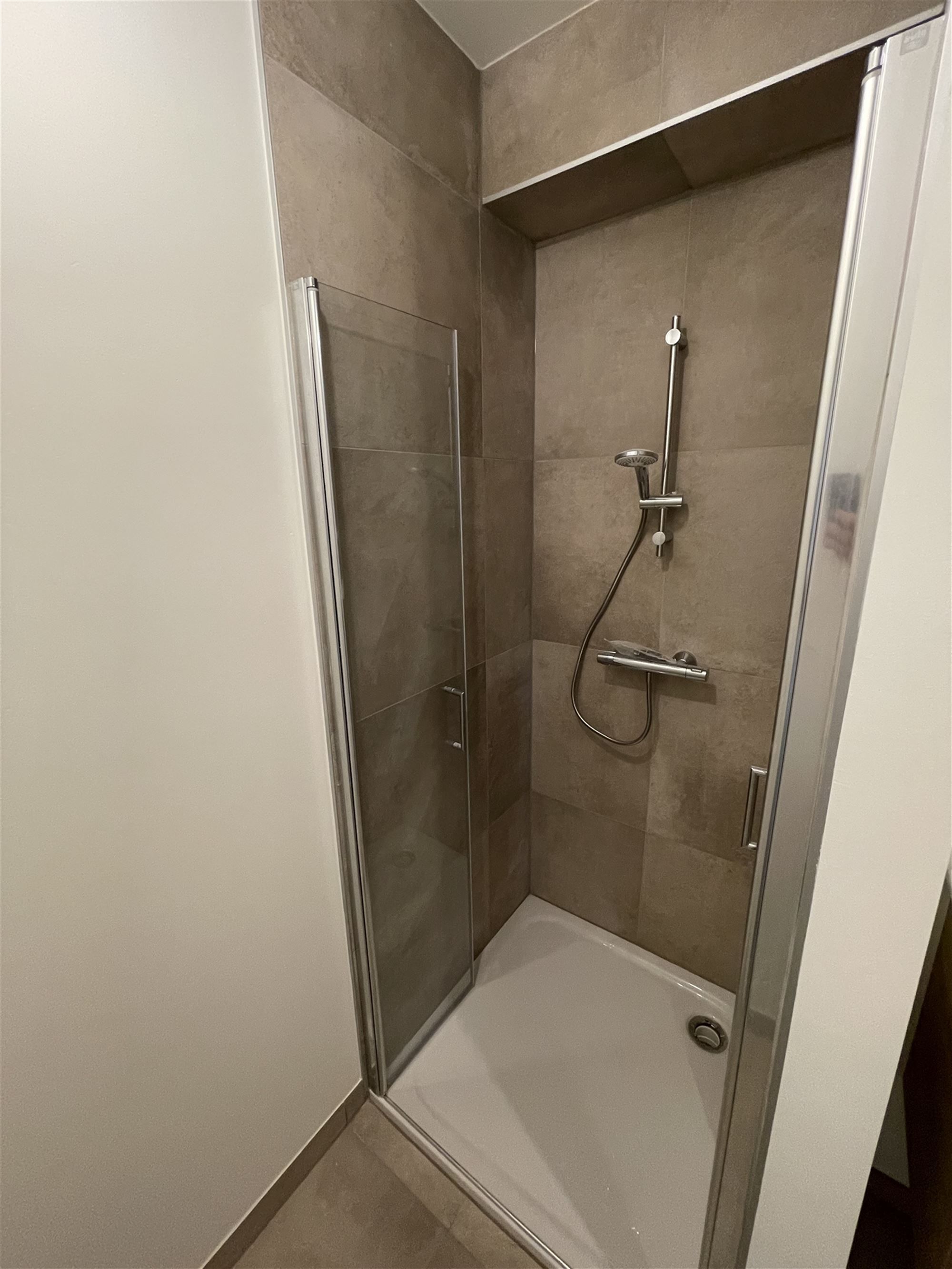 Nieuwbouw appartement met groot terras foto 10