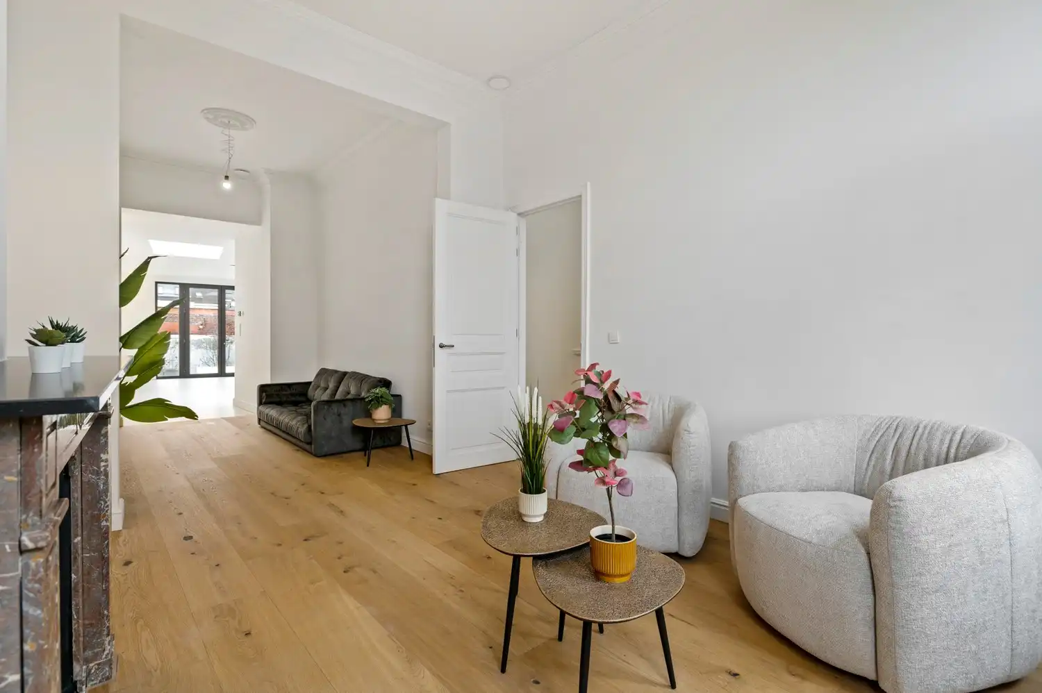 Volledig gerenoveerde woning met 3 slaapkamers op centrale ligging te Lier foto 2