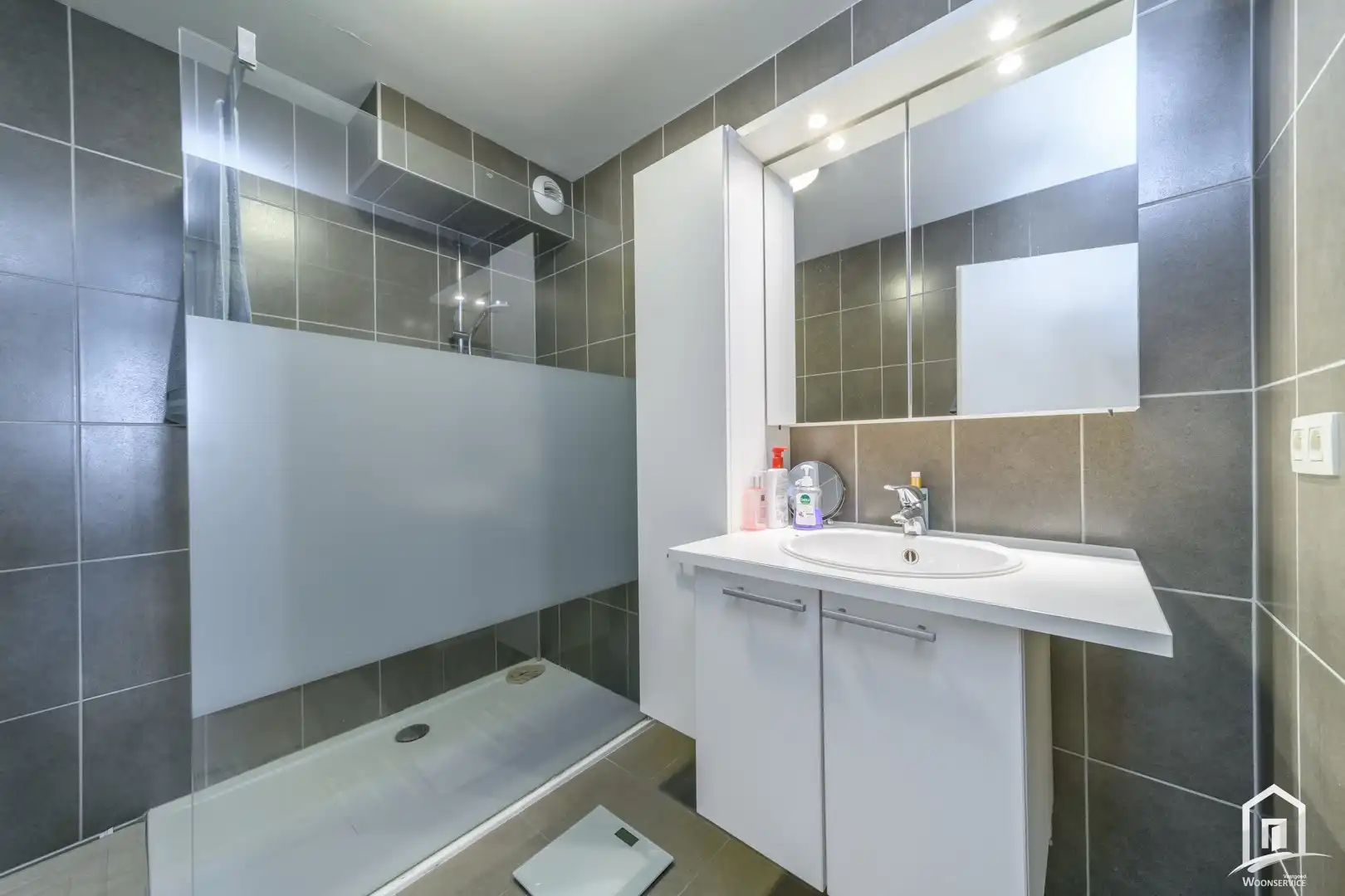 Instapklaar appartement met 2 slaapkamers centrum Aalst. foto 6