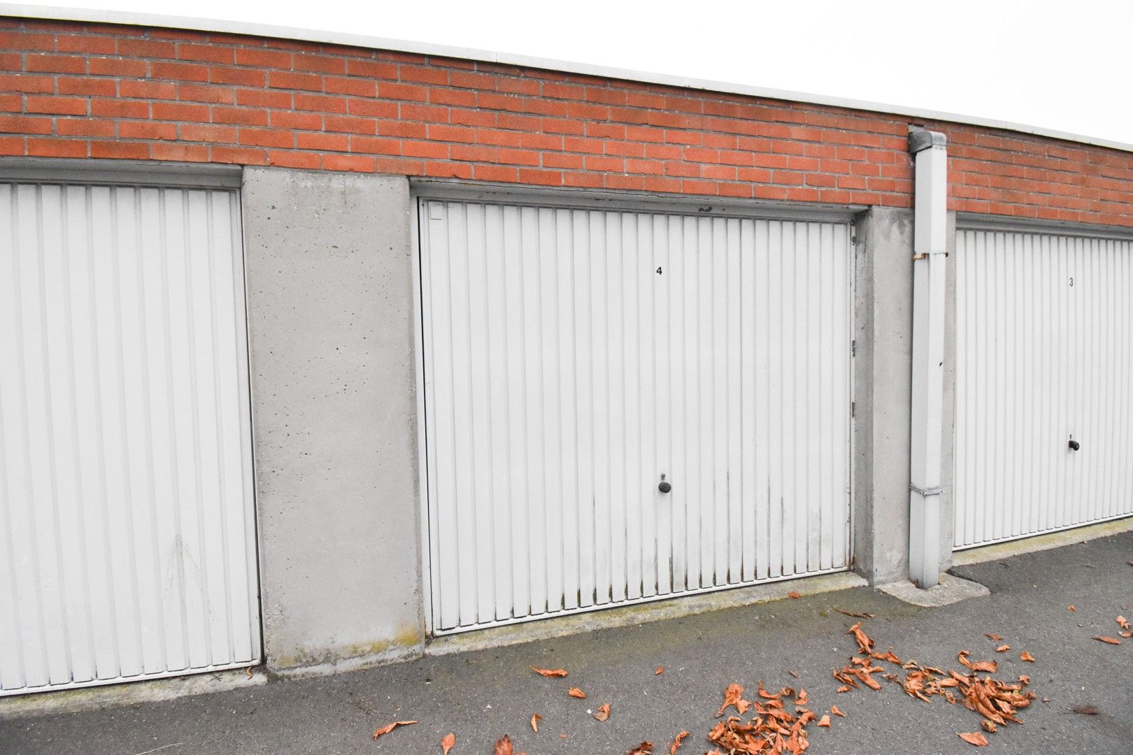 GARAGE TE HUUR IN RUMBEKE foto 4