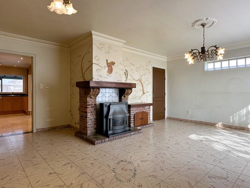 Halfopen bebouwing met 4 slaapkamers, dubbele garage en tuin foto 6