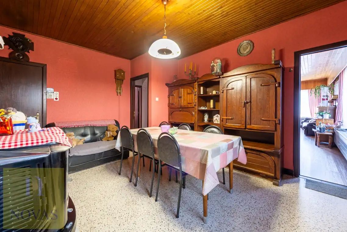 Landelijk gelegen woning op een perceel van 15 are, 23m straatbreedte foto 8