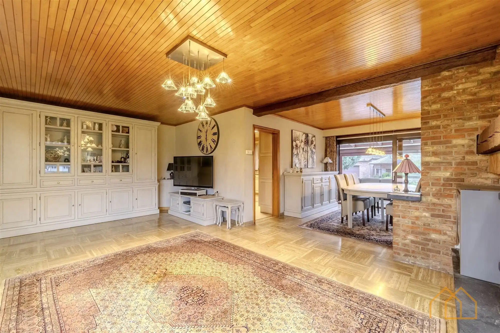 Ruime woning op 12a met veel kelder en garage foto 4