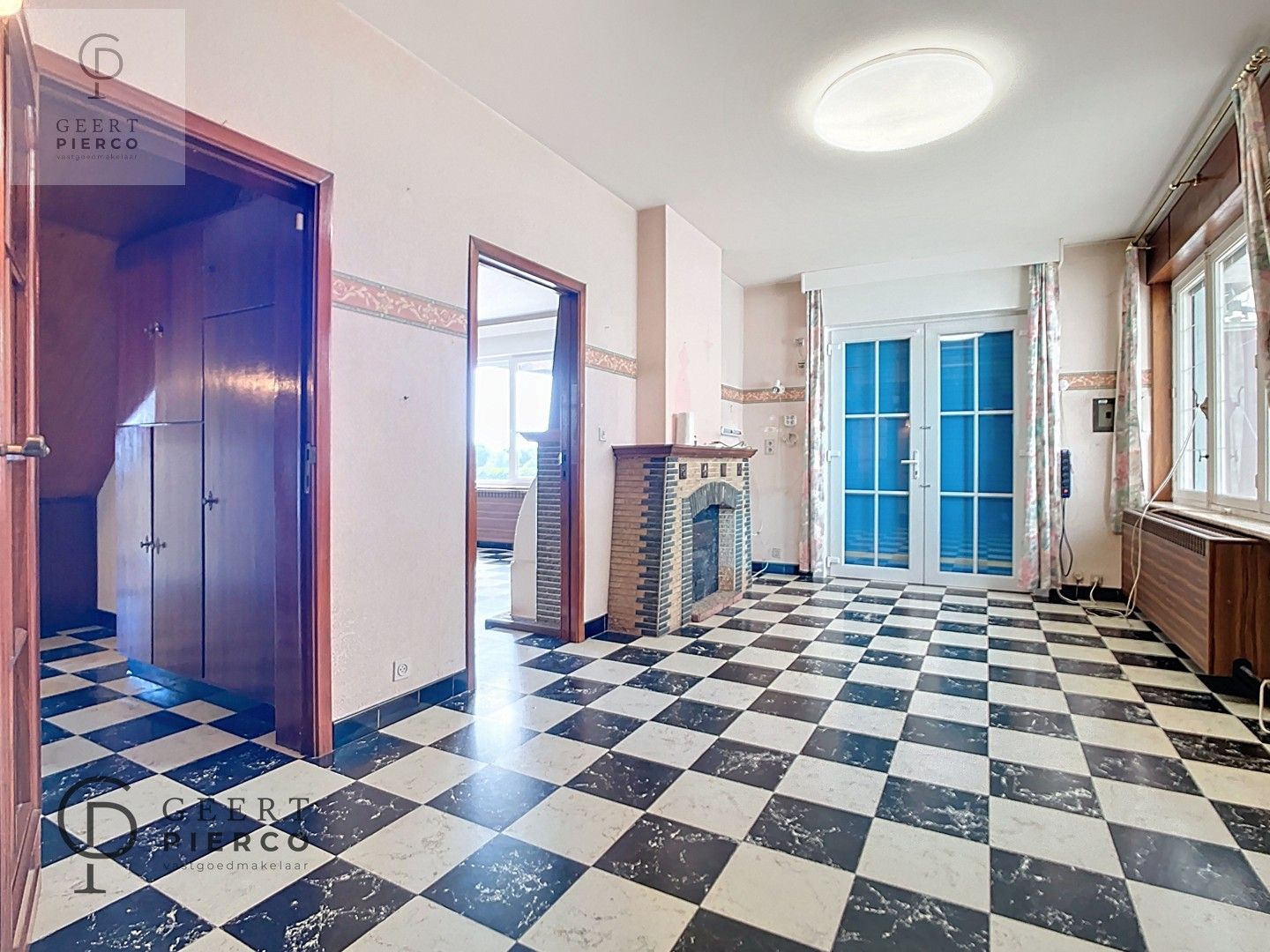 Deze te renoveren woning is gelegen in het landelijke Rumsdorp en dit op slechts enkele minuten rijden van Landen, Zoutleeuw en Tienen. foto 8