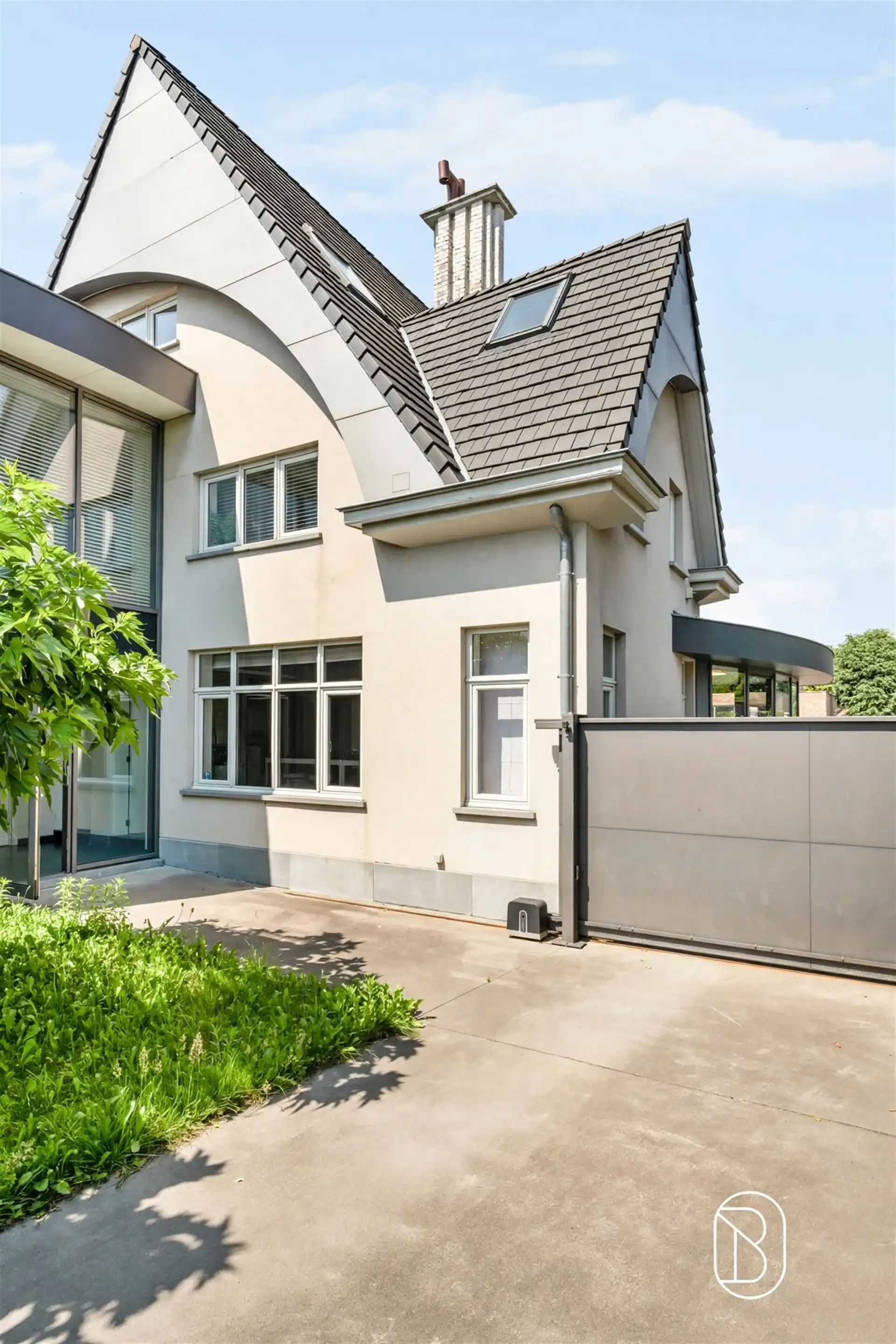 Commercieel gelegen kantoor/praktijk + woonst met atelier foto 37