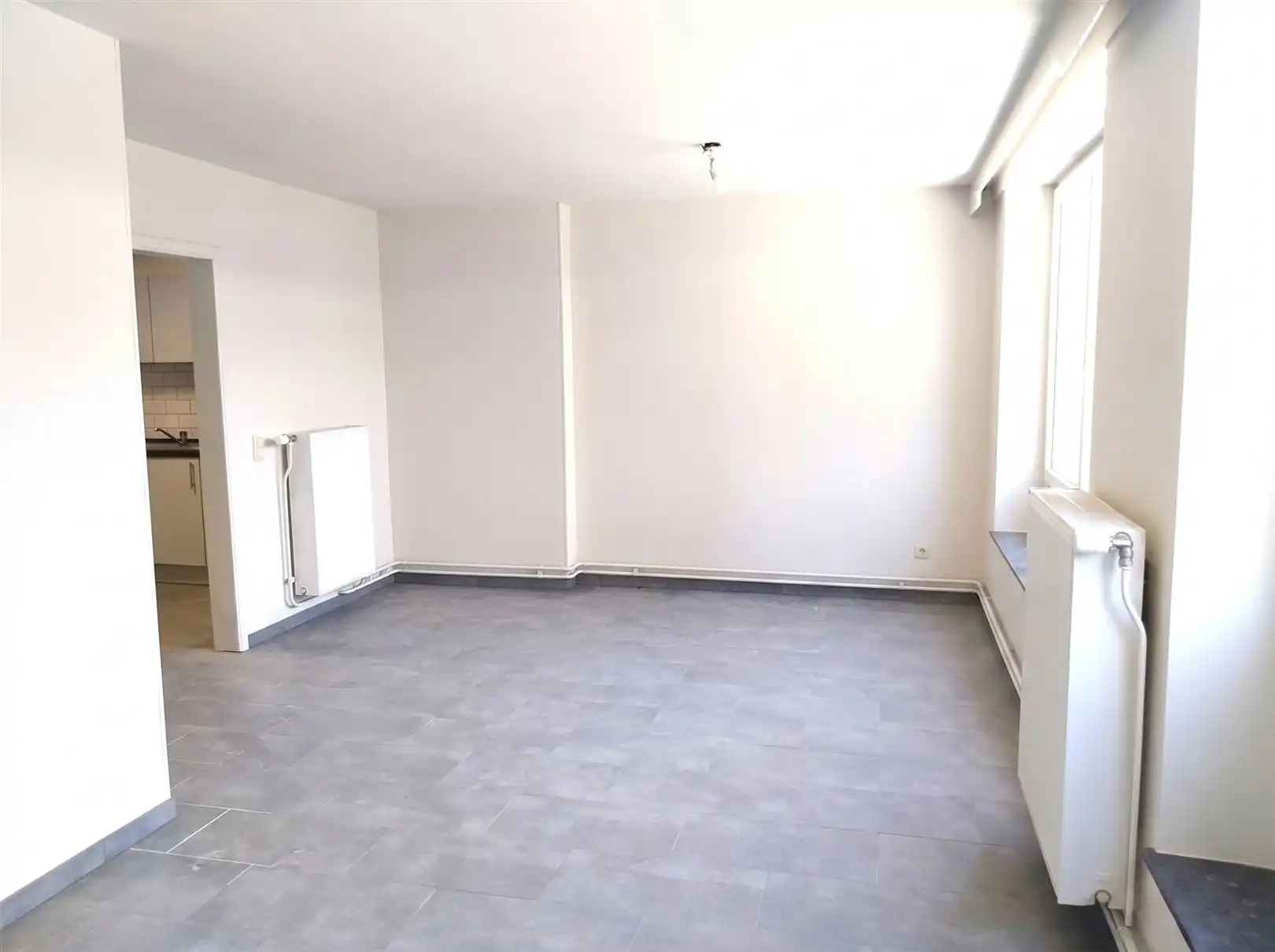 TE HUUR: Gelijkvloers appartement met één slaapkamer te Beringen! foto 2