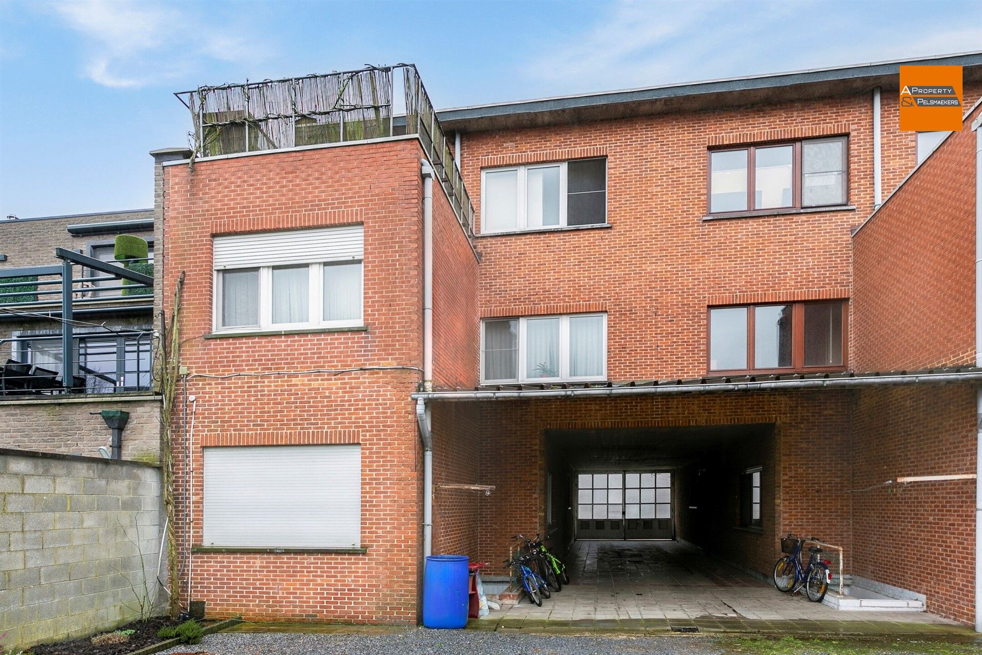 BOD AANVAARD Zeer ruim appartement met 2 slaapkamers foto 23