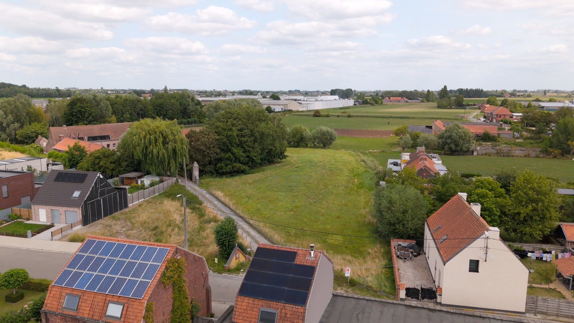 HALFOPEN NIEUWBOUWWONING MET 3-4SLPKS EN LANDELIJK ZICHT OP 568M² foto 4