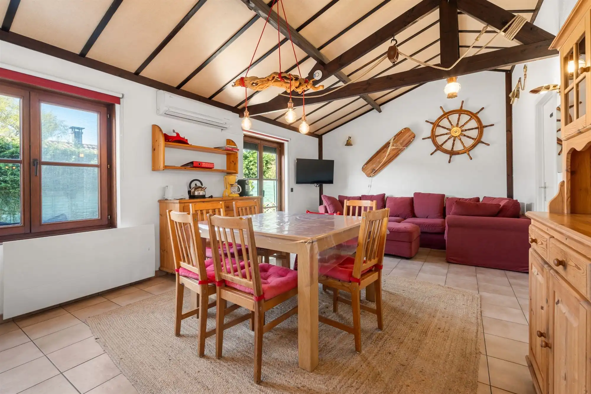 Leuke vakantiewoning met parking in park! foto 6