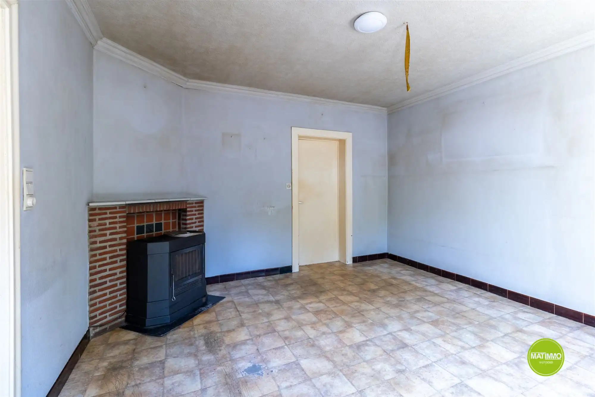 Compacte halfopen renovatiewoning met 2 slaapkamers en tuin foto 3