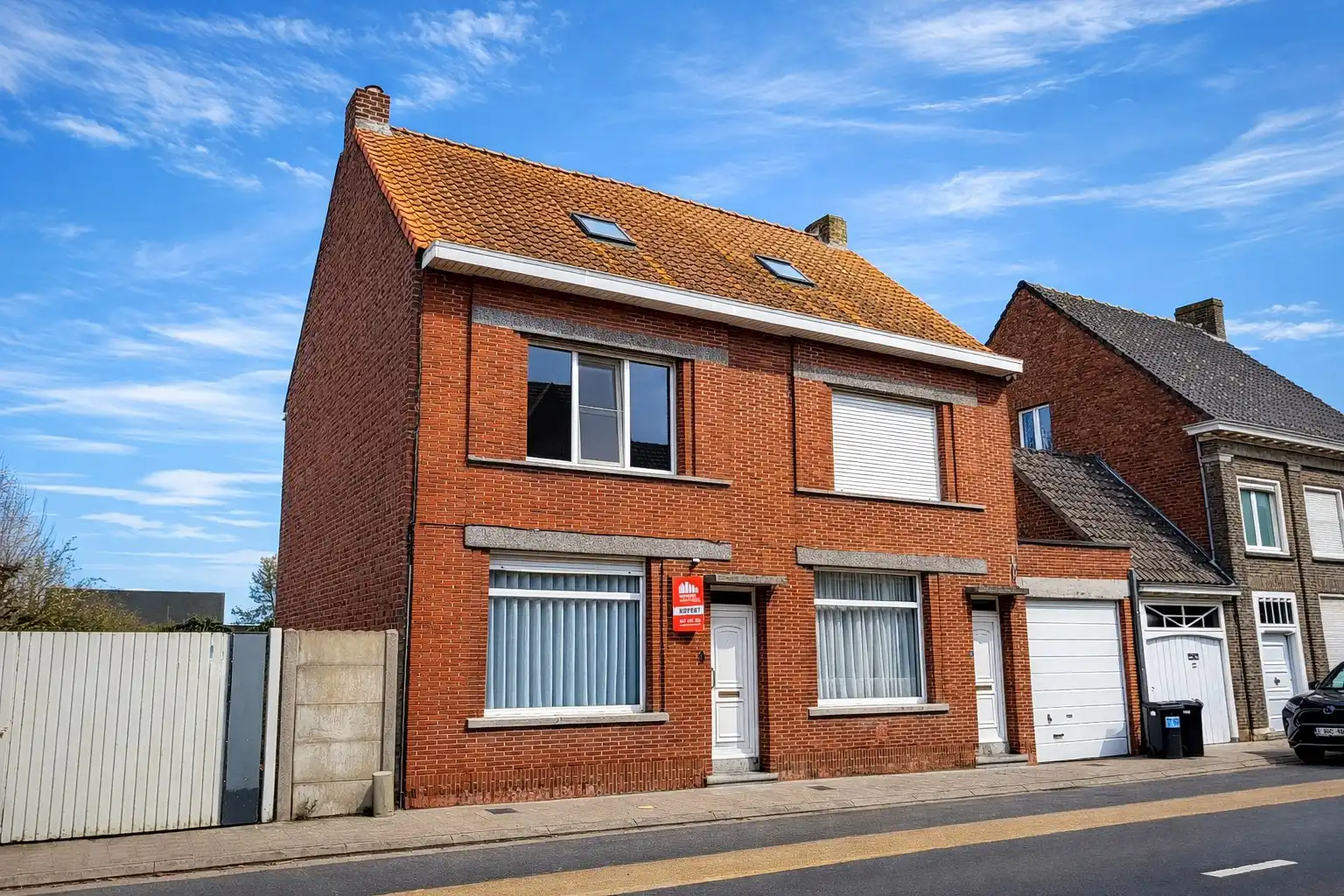 Charmante rijwoning met zonnige tuin in het rustige Woesten foto {{pictureIndex}}