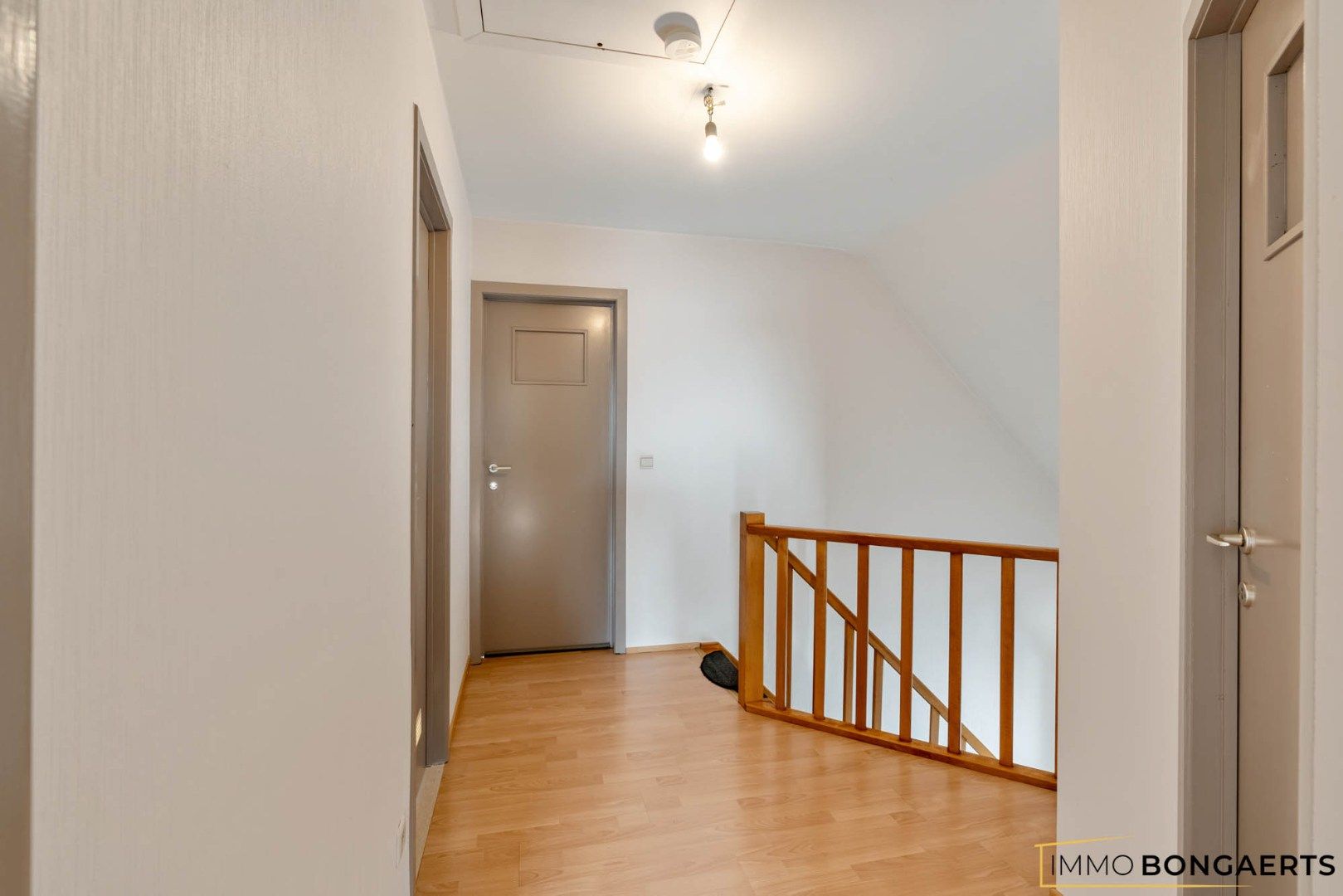Ruime woning met 3 slaapkamers  foto 15