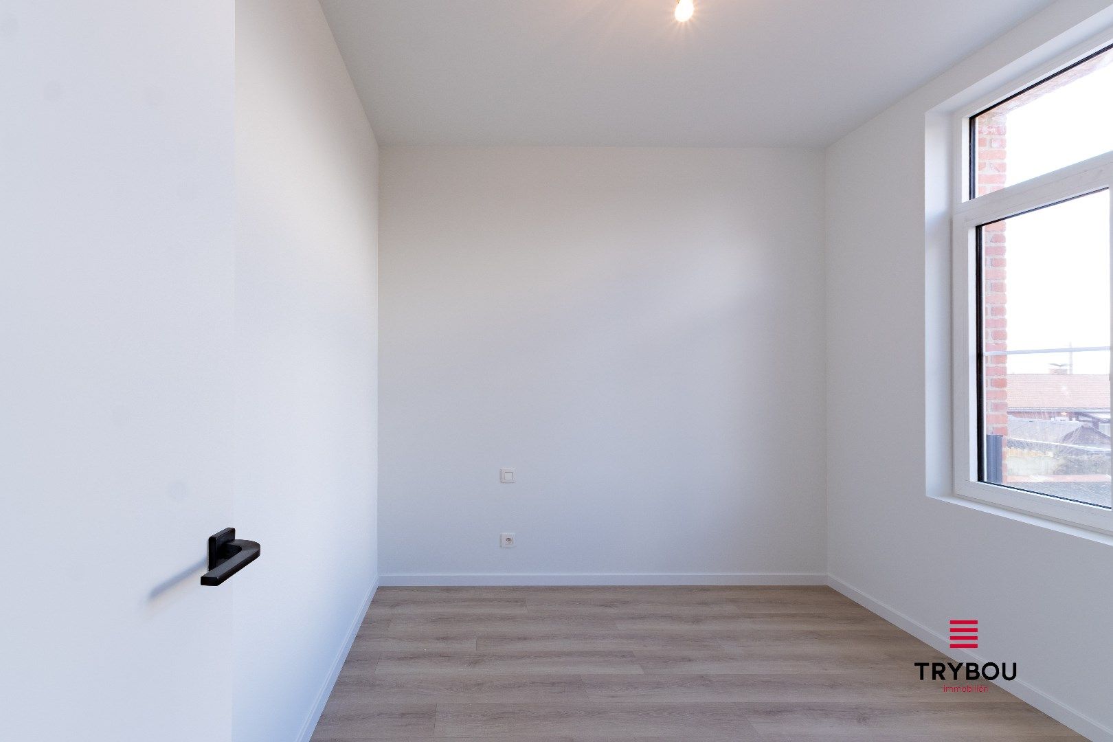 2 hoogwaardig afgewerkte nieuwbouwwoningen met garage foto 16