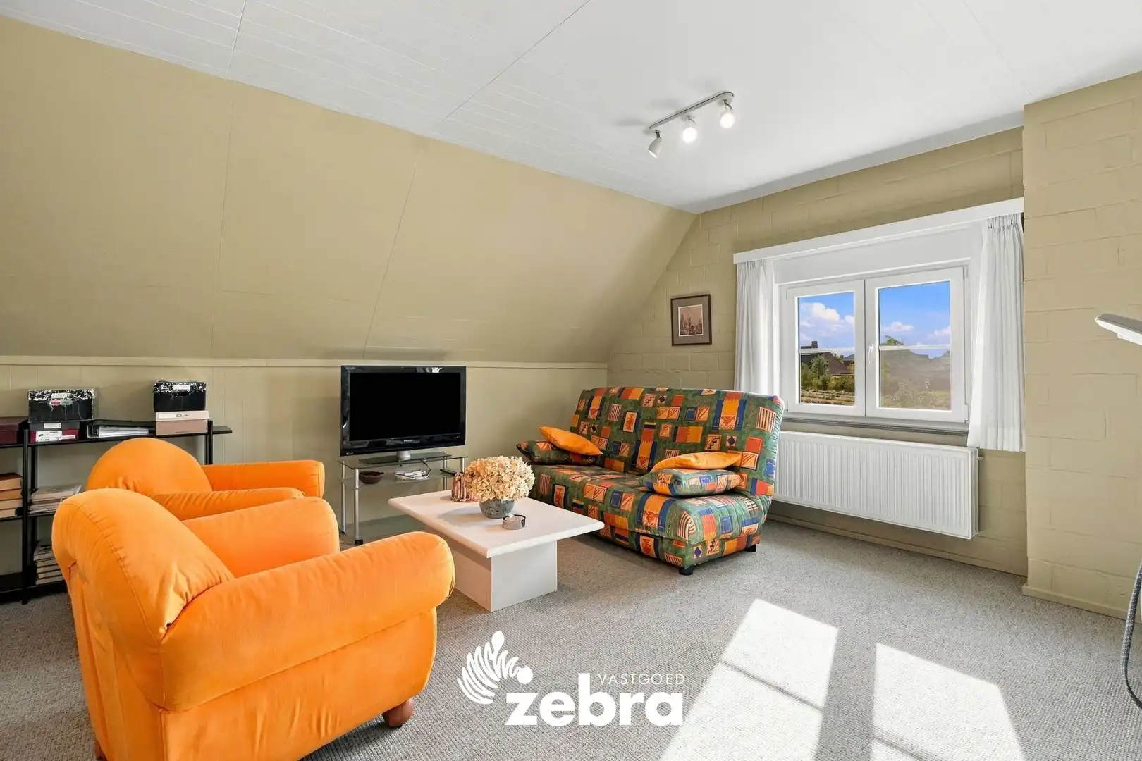Instapklare open bebouwing met 4 slaapkamers, dubbele garage en prachtige tuin op een rustige ligging! foto 19