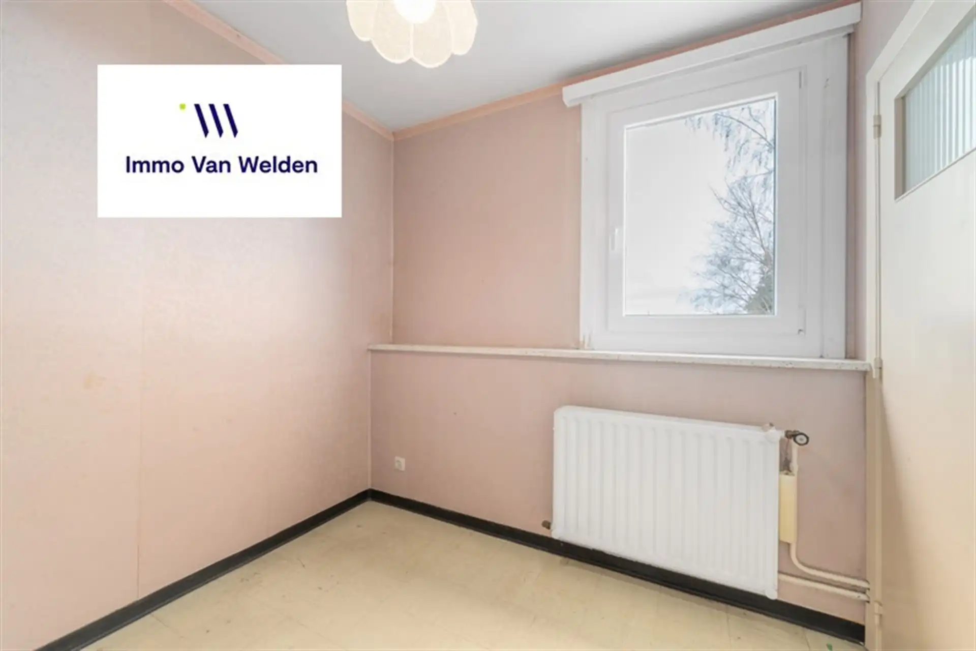 Te renoveren halfopen woning met garage en tuin in landelijke omgeving te Wortegem-Petegem. foto 16