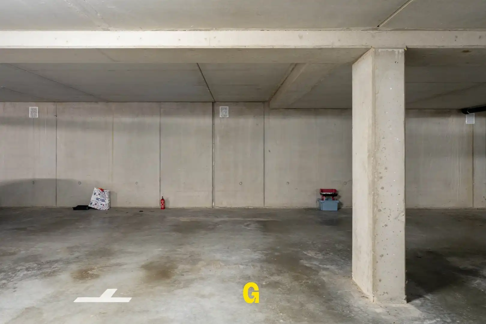 Knap ingericht gelijkvloersappartement met kelder en standplaats vlak bij het centrum foto 25