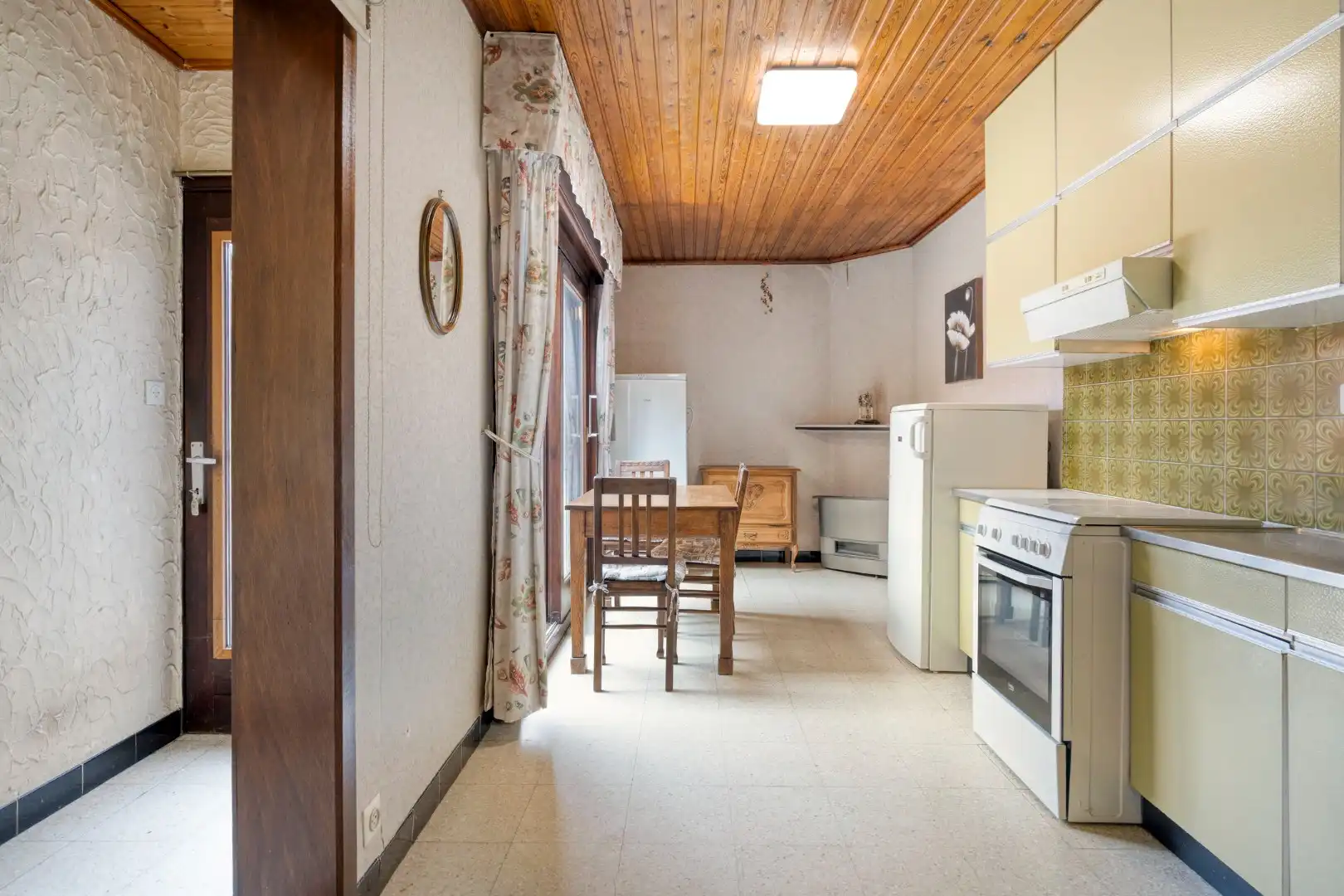 Te renoveren woning met garageweg achteraan! foto 5