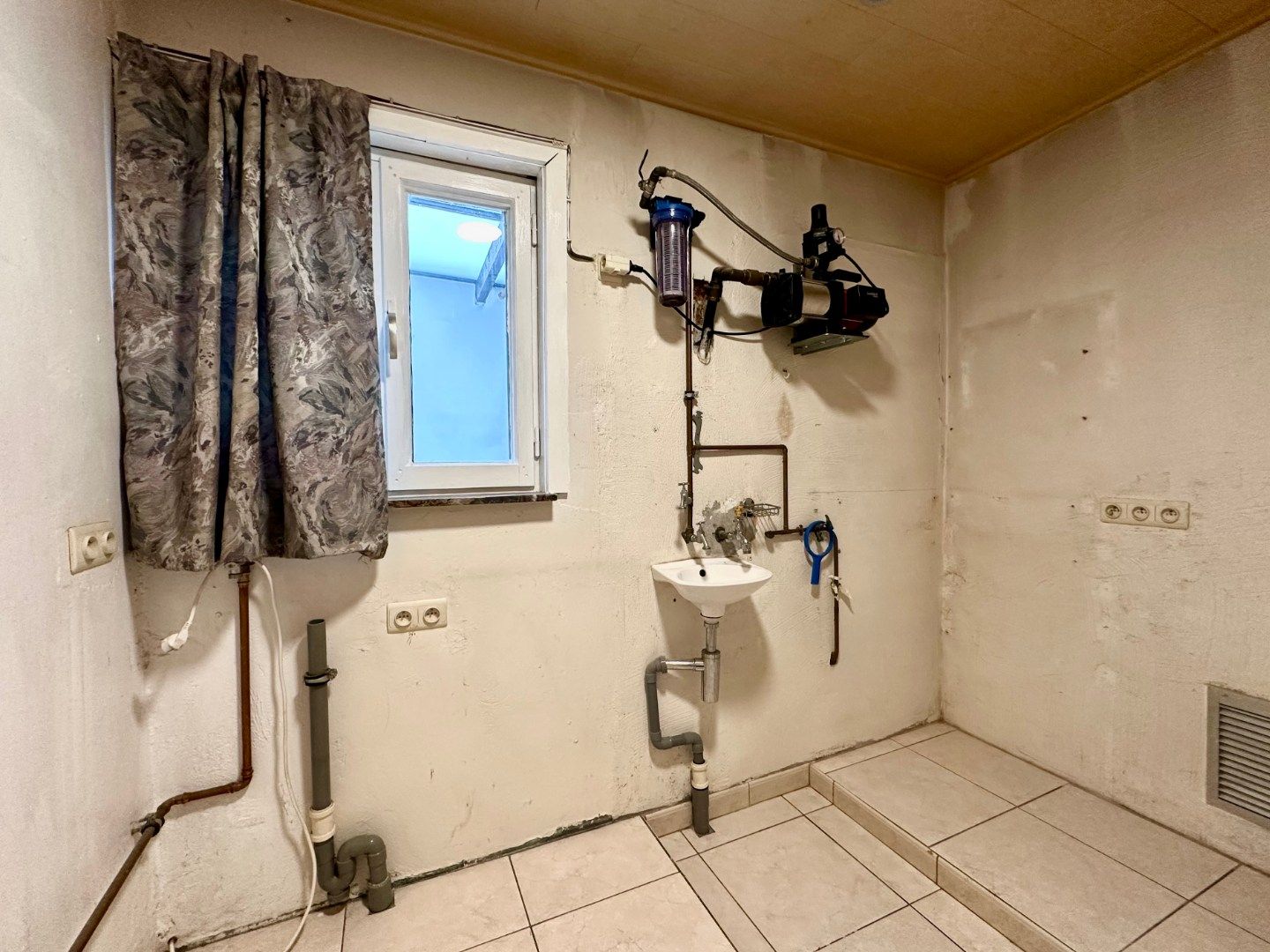 Ruime woning met 3 slaapkamers in Sint-Jozef, Brugge foto 8