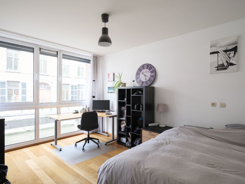 Appartement met 3 slaapkamers en prachtig zicht over de Lieve, op een toplocatie in het historisch centrum van Gent. foto 7