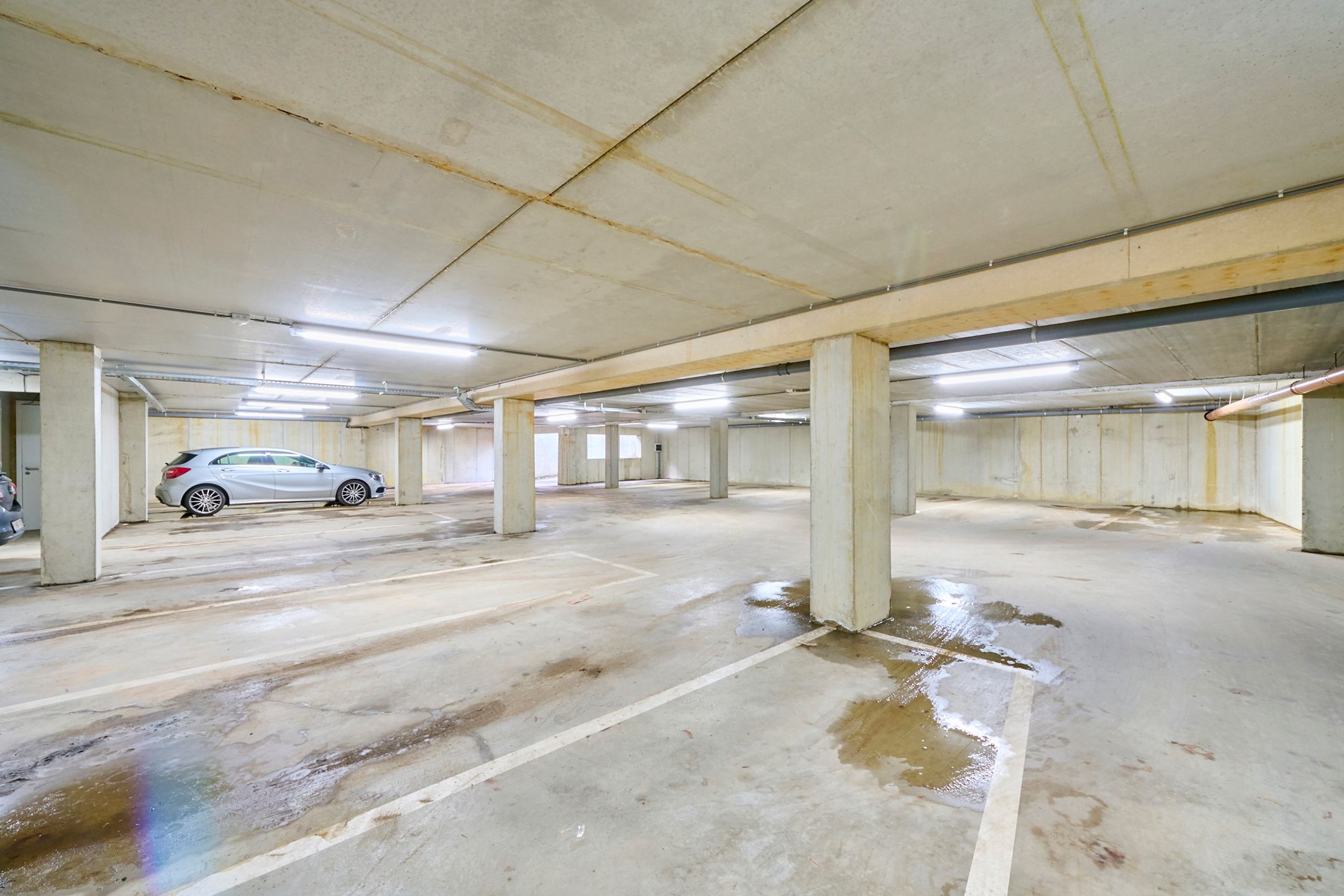 Recent en ruim duplex appartement + 2 terrassen + 2 parkings foto 12