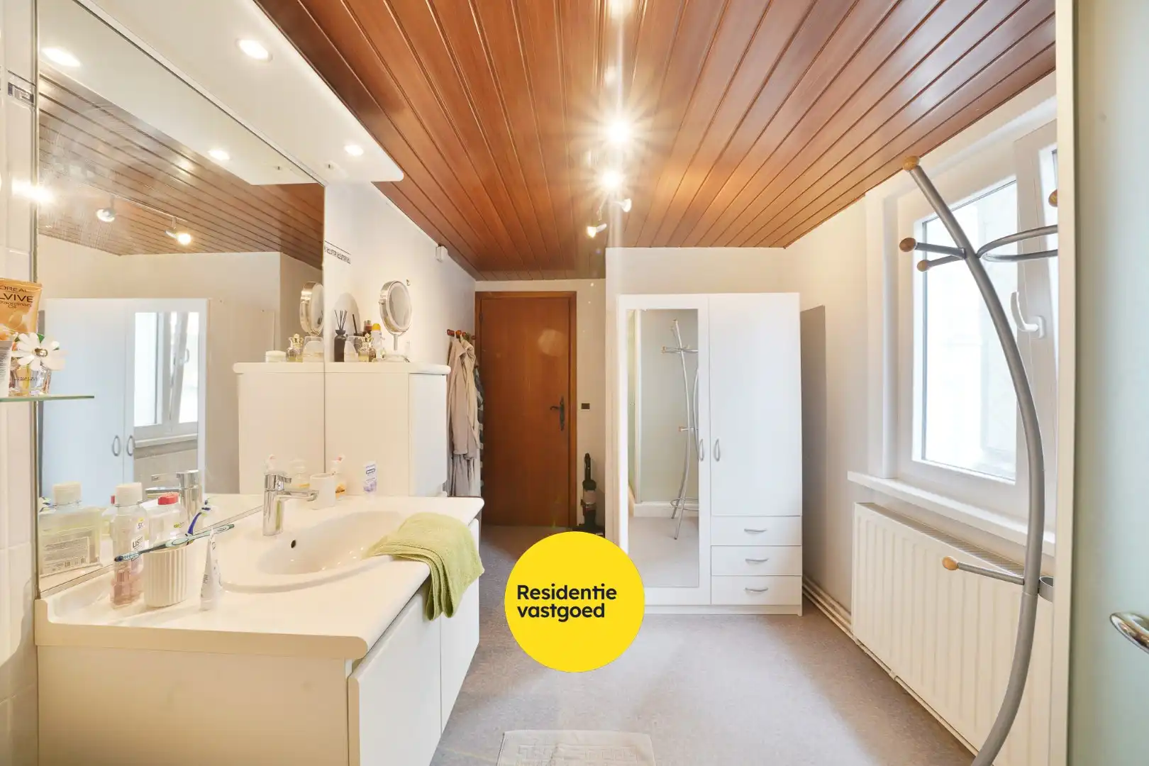 Charmante gezinswoning met 3 slaapkamers te Mariakerke foto 15