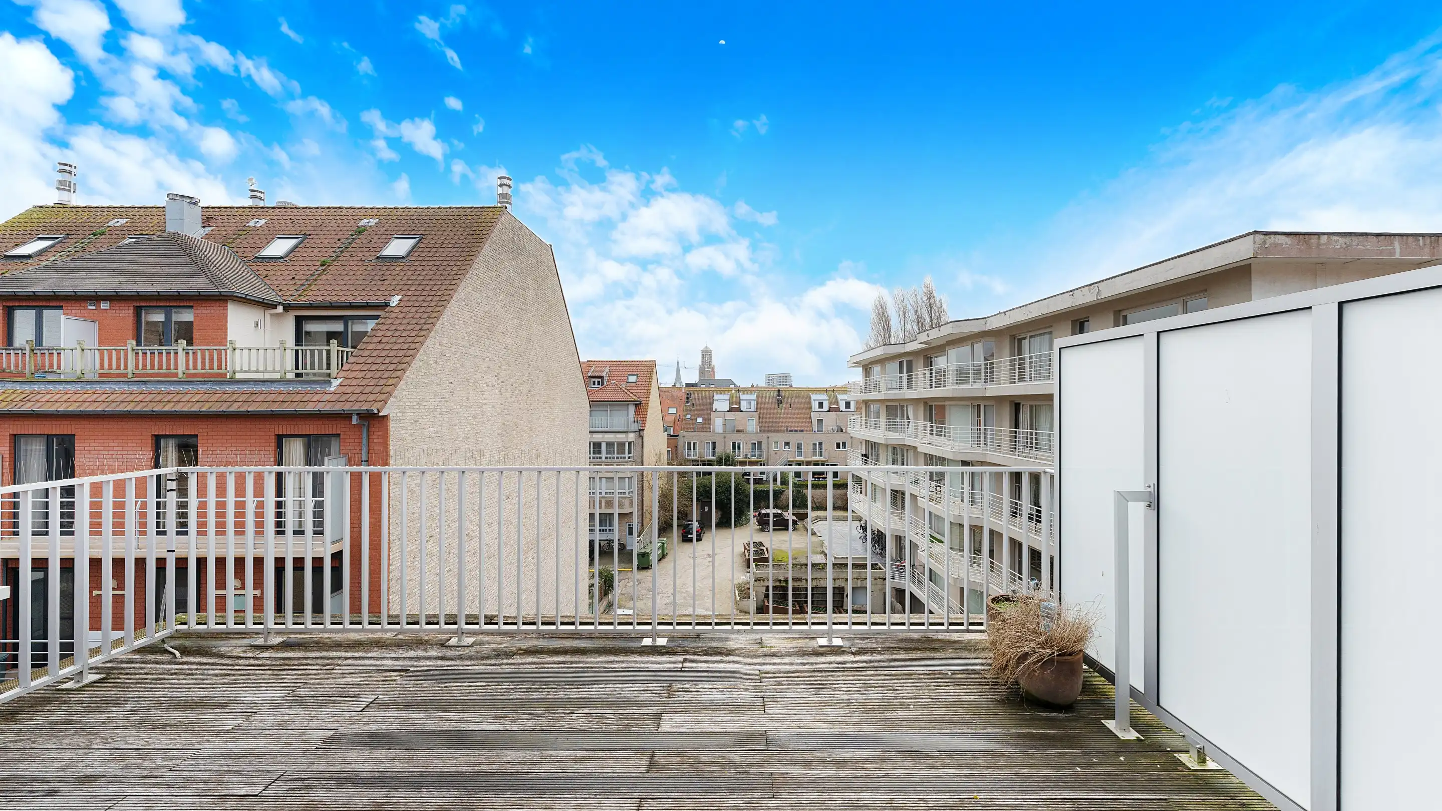 Zeer recent en mooi  duplex dakapp. in perfecte staat  met groot zuidgericht terras dichtbij de Lippenslaan. foto 21