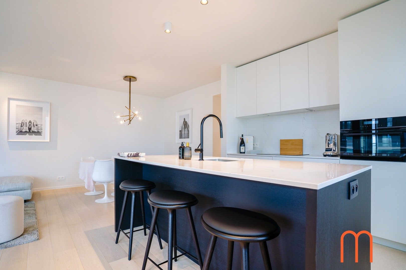 Luxueus afgewerkt appartement met frontaal terras – Residentie Ensor Tower II, Oosteroever Oostende. foto 5