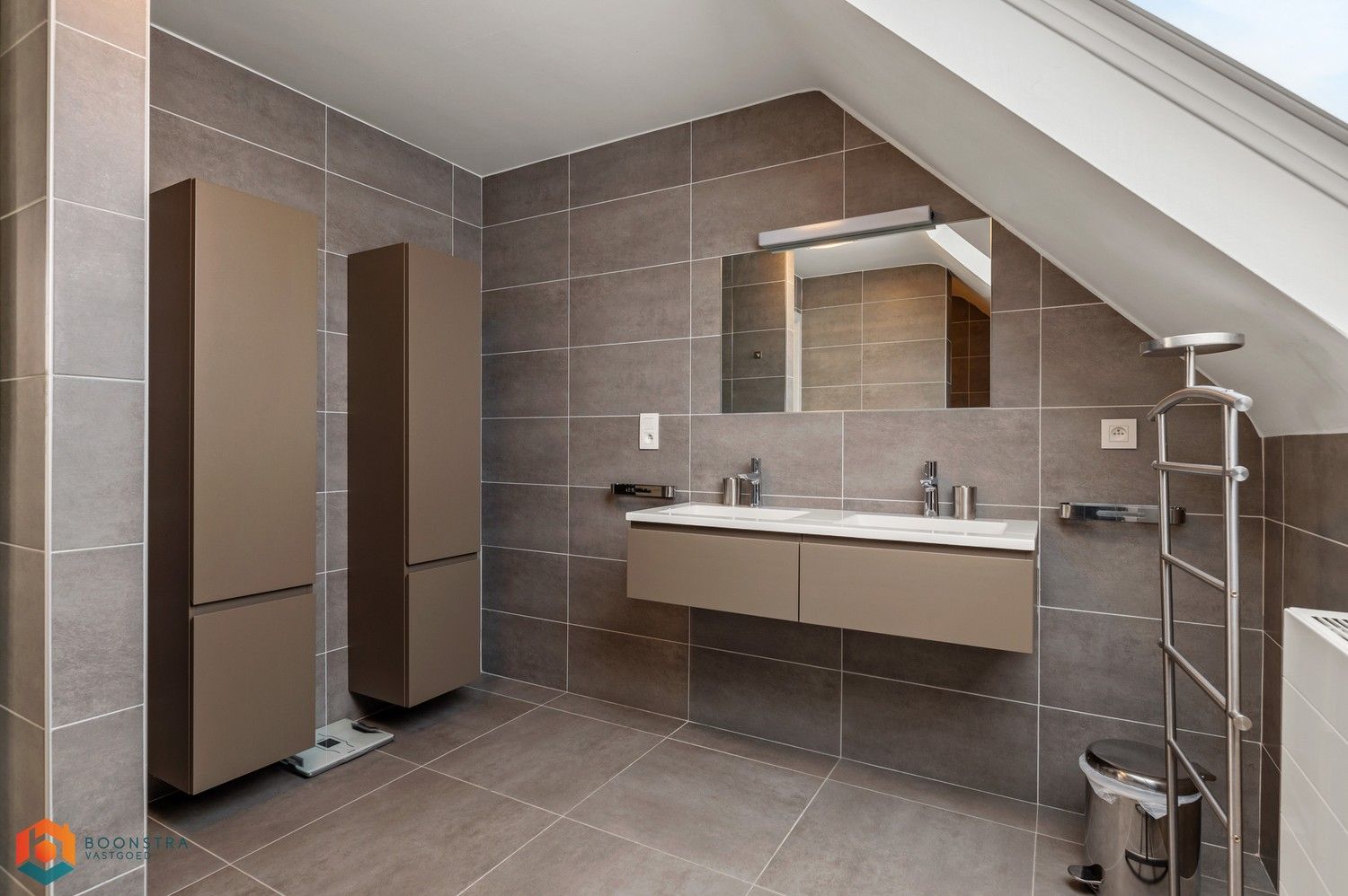 Stijlvolle villa met prachtige tuin, 3 slaapkamers en mogelijkheid tot vrij beroep foto 26