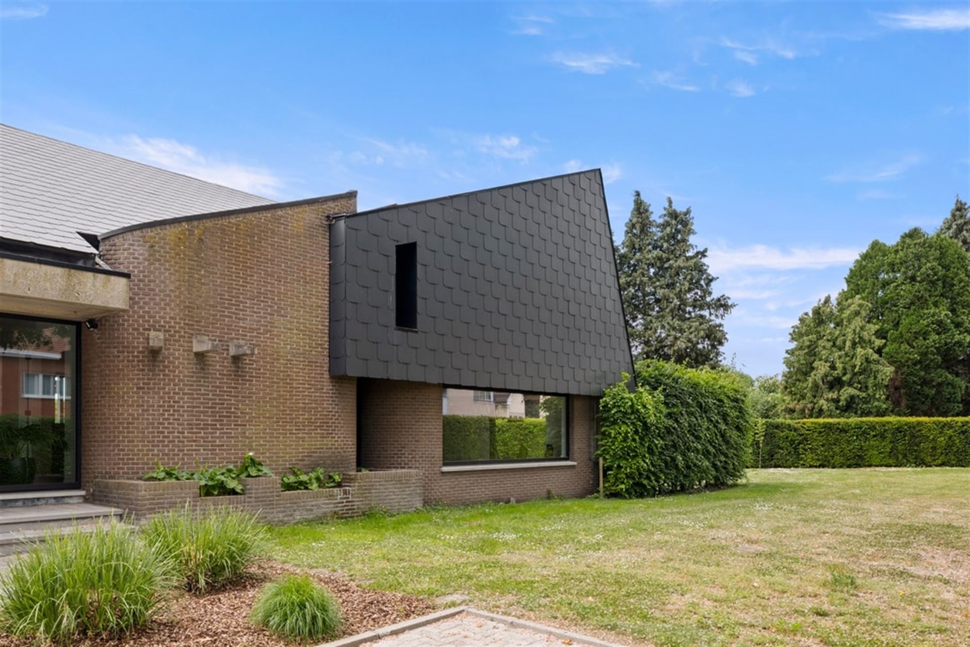 UNIEKE DESIGNWONING MET MODERNE AFWERKING EN STIJVOLLE ARCHITECTUUR foto 68