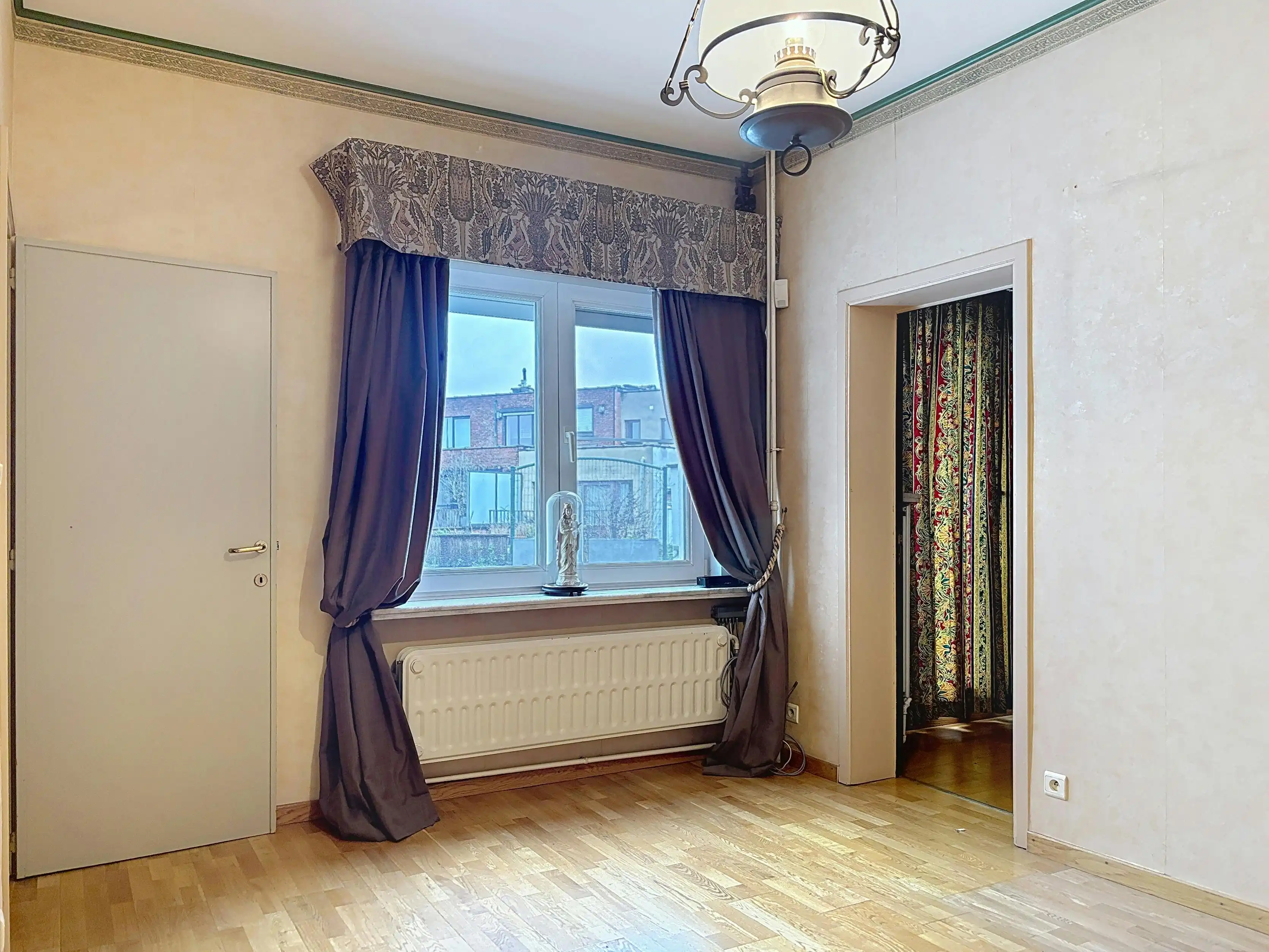 Huis (230m²) met 5 slaapkamers en groot terras te Deurne foto 5