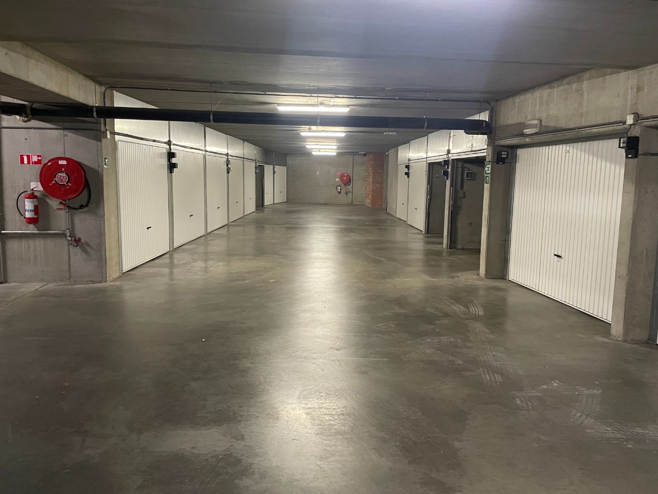 Gesloten garagebox in het hart van Blankenberge foto 3