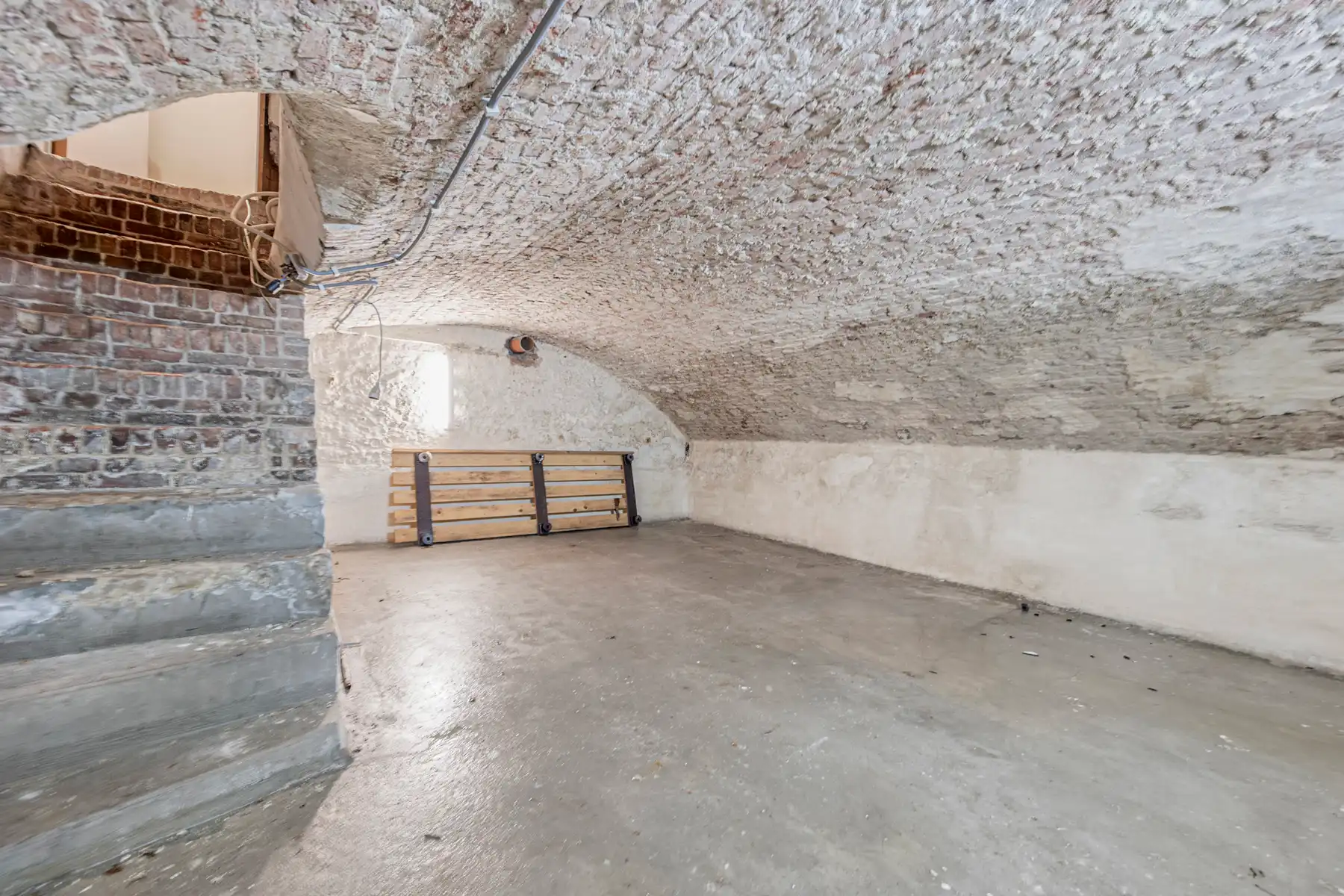 Karaktervolle woning met potentieel in hartje Wetteren foto 16